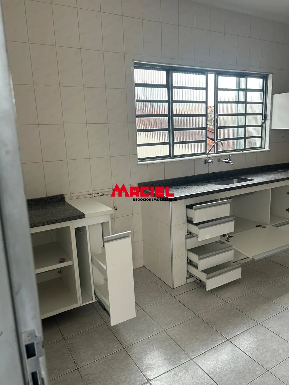 Alugar Casa / Sobrado em S&atilde;o Jos&eacute; dos Campos R$ 3.000,00 - Foto 11