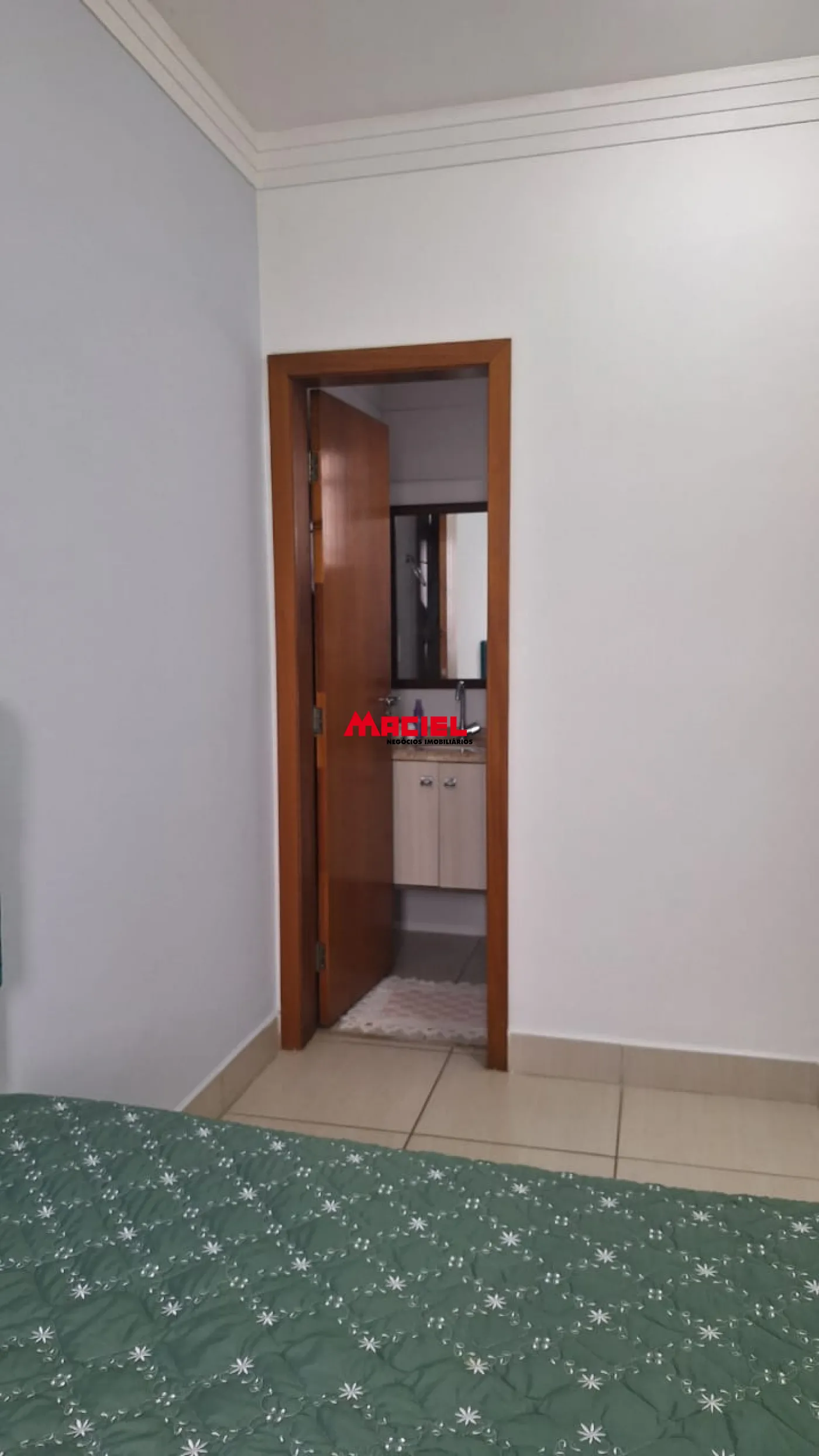 Alugar Apartamento / Padr&atilde;o em Taubat&eacute; R$ 2.900,00 - Foto 18