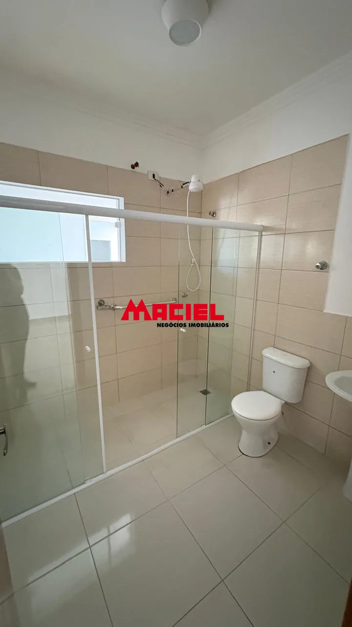 Alugar Casa / Padr&atilde;o em S&atilde;o Jos&eacute; dos Campos R$ 3.200,00 - Foto 18