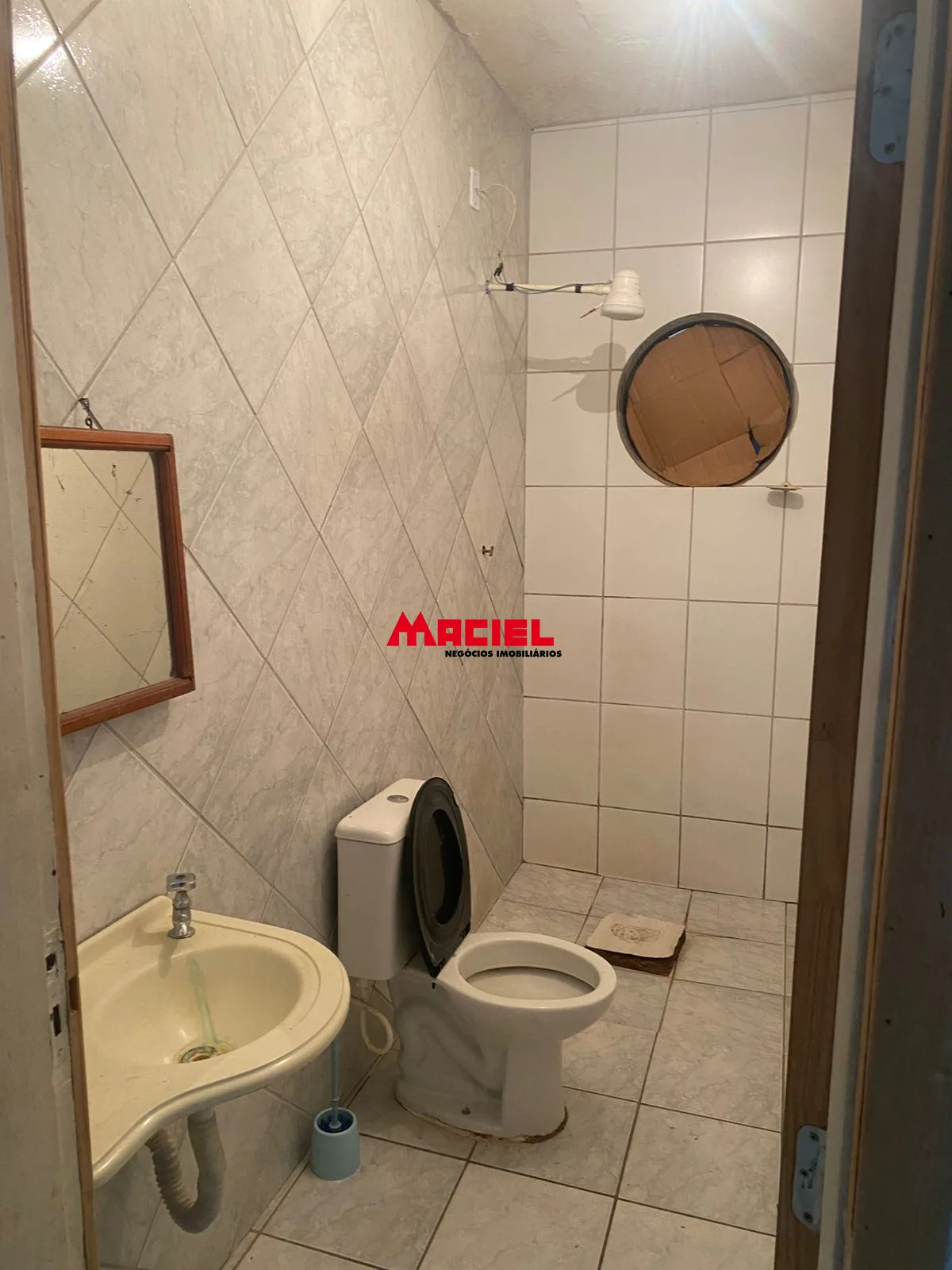 Alugar Comercial / Ponto Comercial em S&atilde;o Jos&eacute; dos Campos R$ 3.500,00 - Foto 2