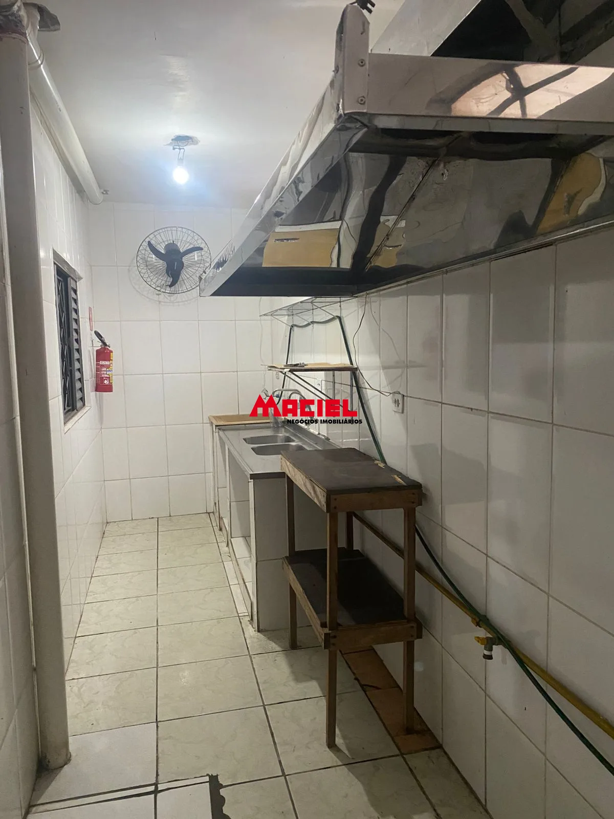 Alugar Comercial / Ponto Comercial em S&atilde;o Jos&eacute; dos Campos R$ 3.500,00 - Foto 5