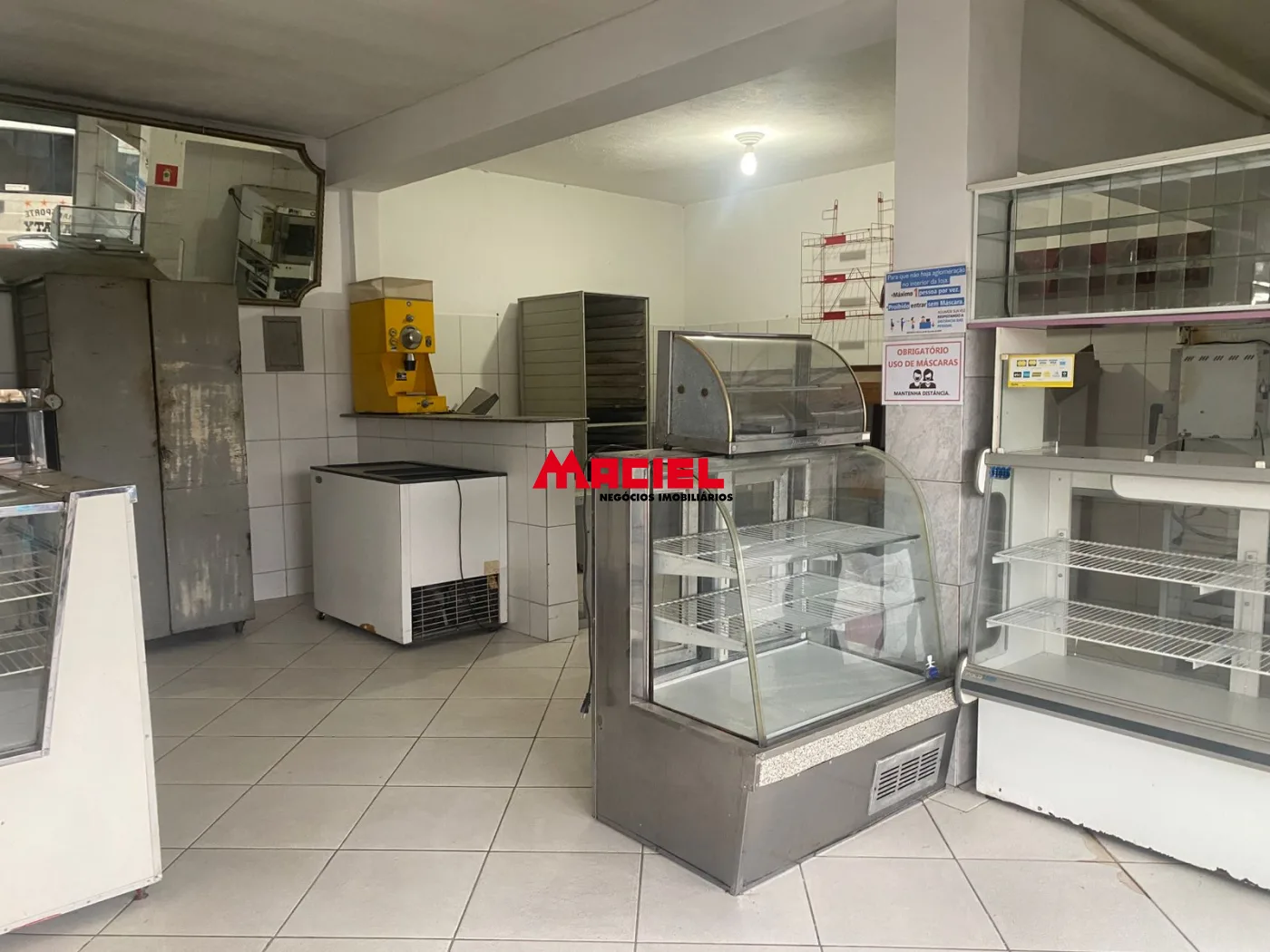 Alugar Comercial / Ponto Comercial em S&atilde;o Jos&eacute; dos Campos R$ 3.500,00 - Foto 9
