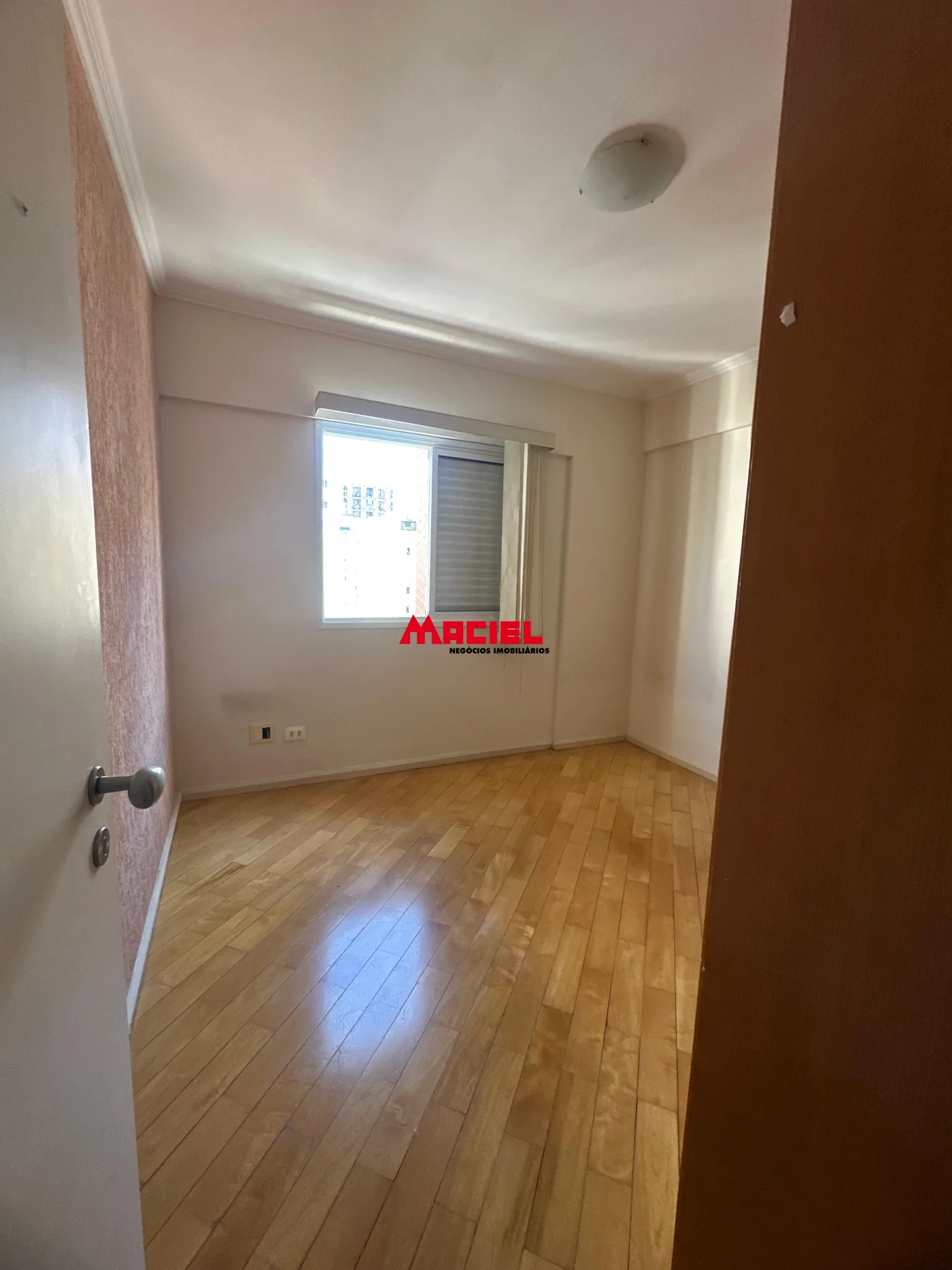 Alugar Apartamento / Padr&atilde;o em S&atilde;o Jos&eacute; dos Campos R$ 4.500,00 - Foto 9