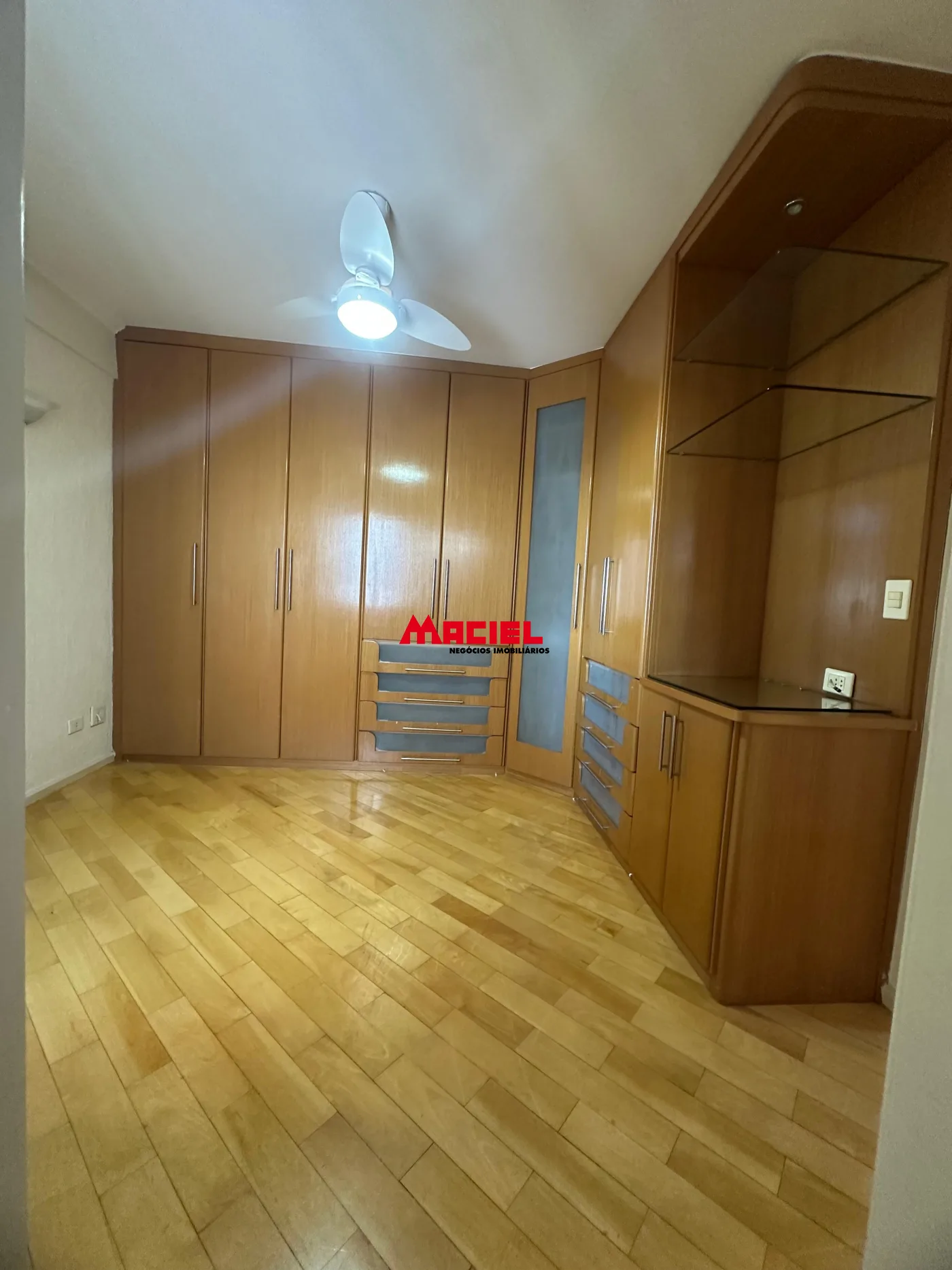 Alugar Apartamento / Padr&atilde;o em S&atilde;o Jos&eacute; dos Campos R$ 4.500,00 - Foto 10