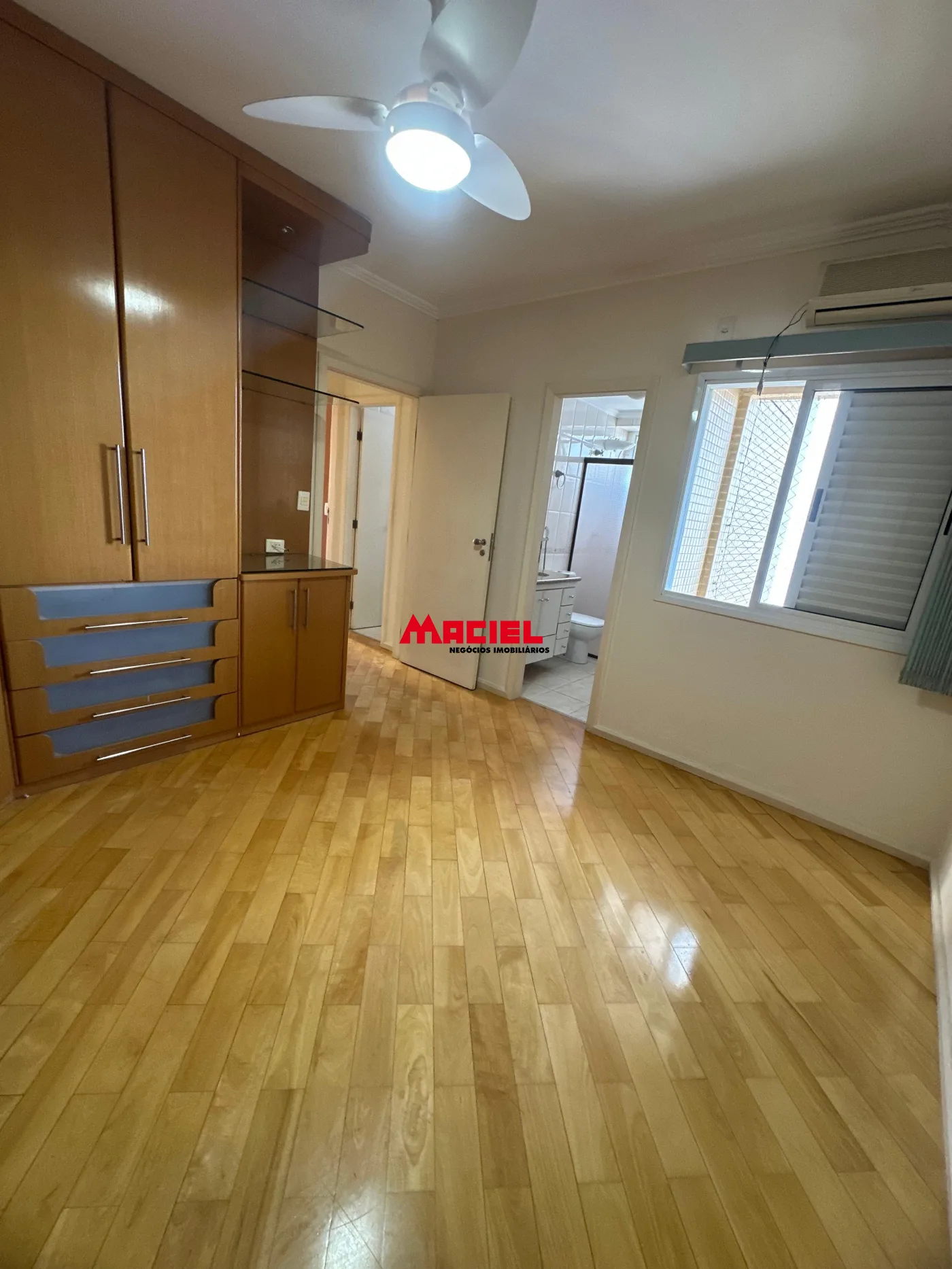 Alugar Apartamento / Padr&atilde;o em S&atilde;o Jos&eacute; dos Campos R$ 4.500,00 - Foto 16