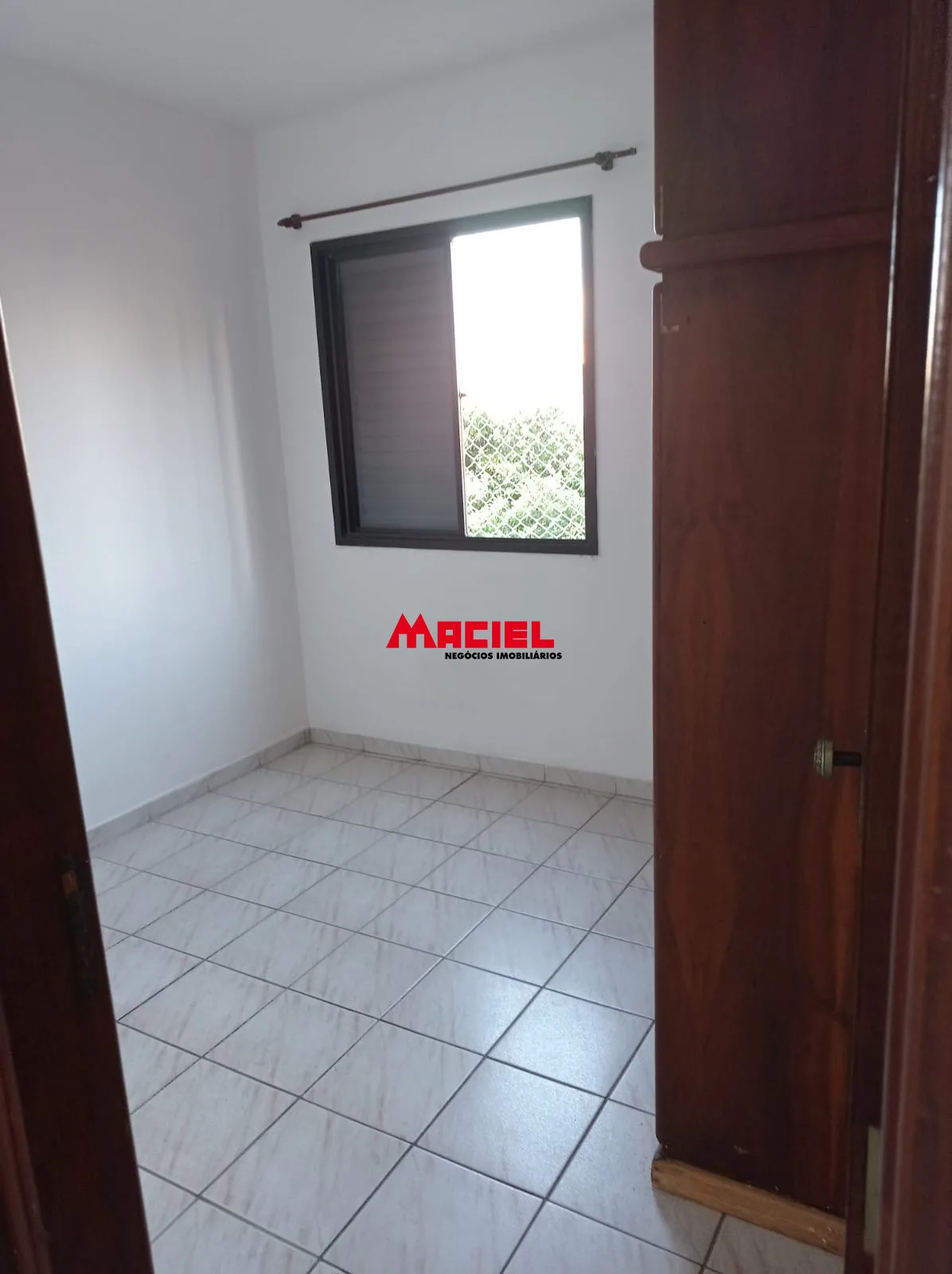 Alugar Apartamento / Padr&atilde;o em S&atilde;o Jos&eacute; dos Campos R$ 1.900,00 - Foto 5