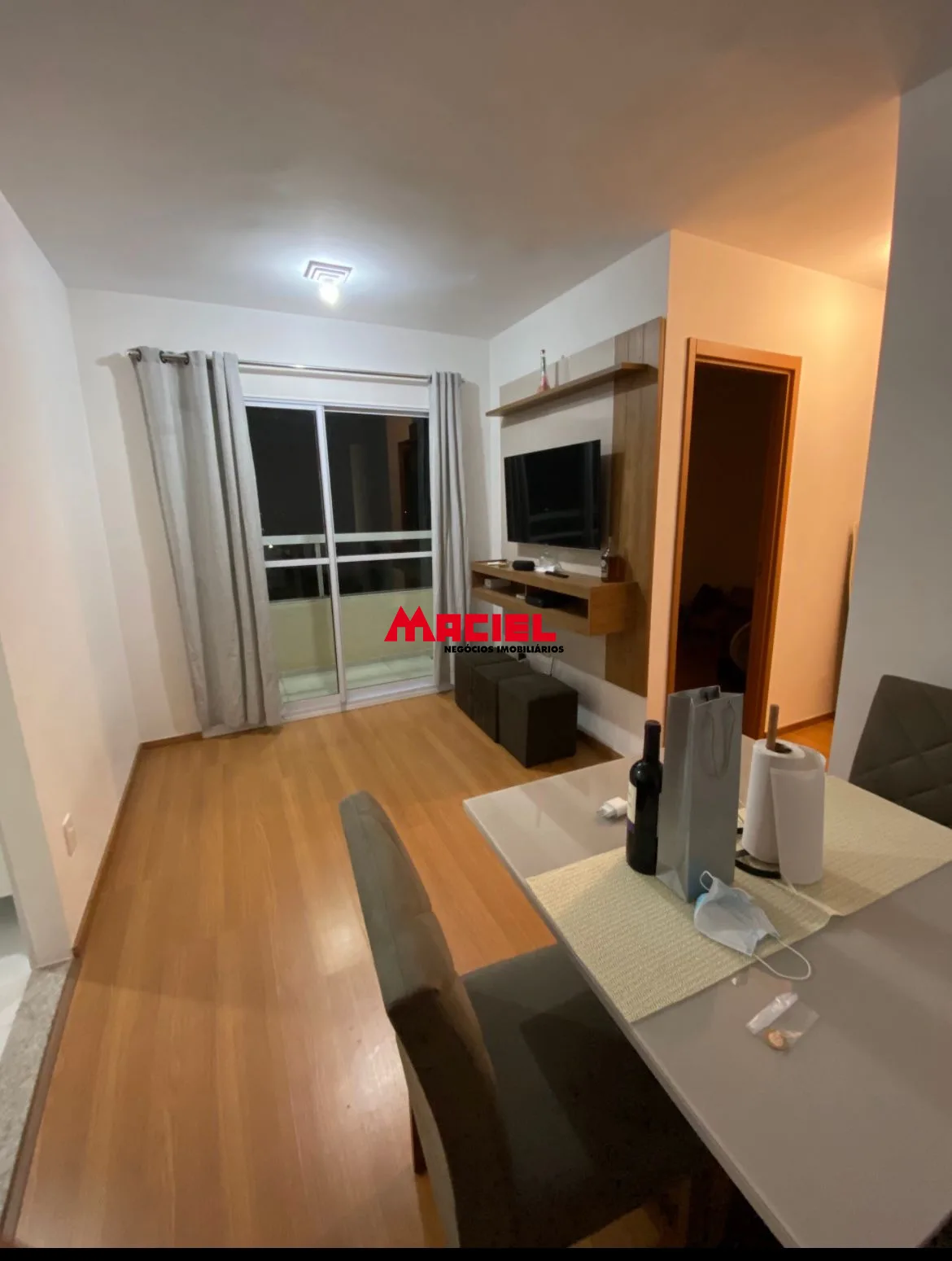 Alugar Apartamento / Padr&atilde;o em S&atilde;o Jos&eacute; dos Campos R$ 2.200,00 - Foto 1