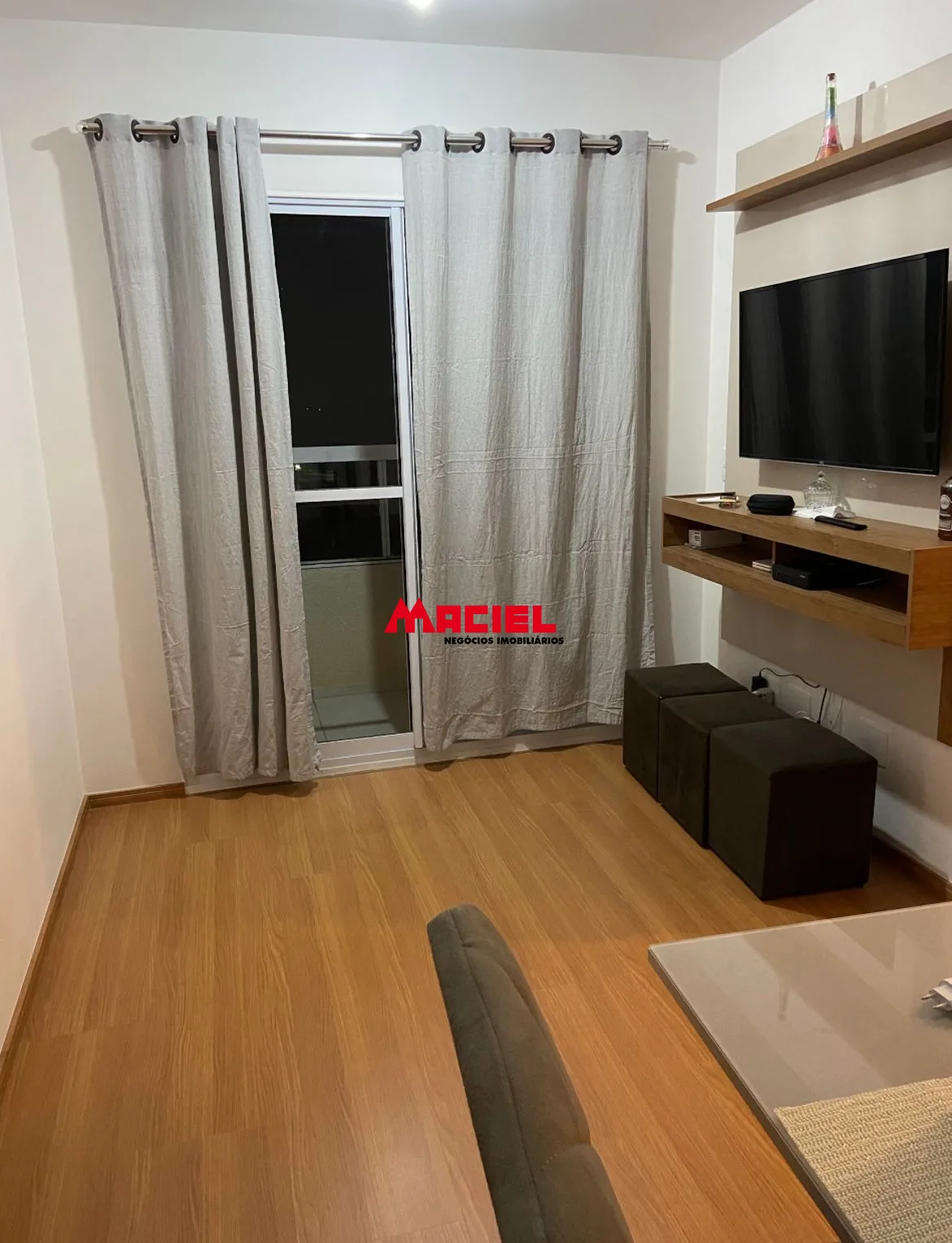 Alugar Apartamento / Padr&atilde;o em S&atilde;o Jos&eacute; dos Campos R$ 2.200,00 - Foto 3