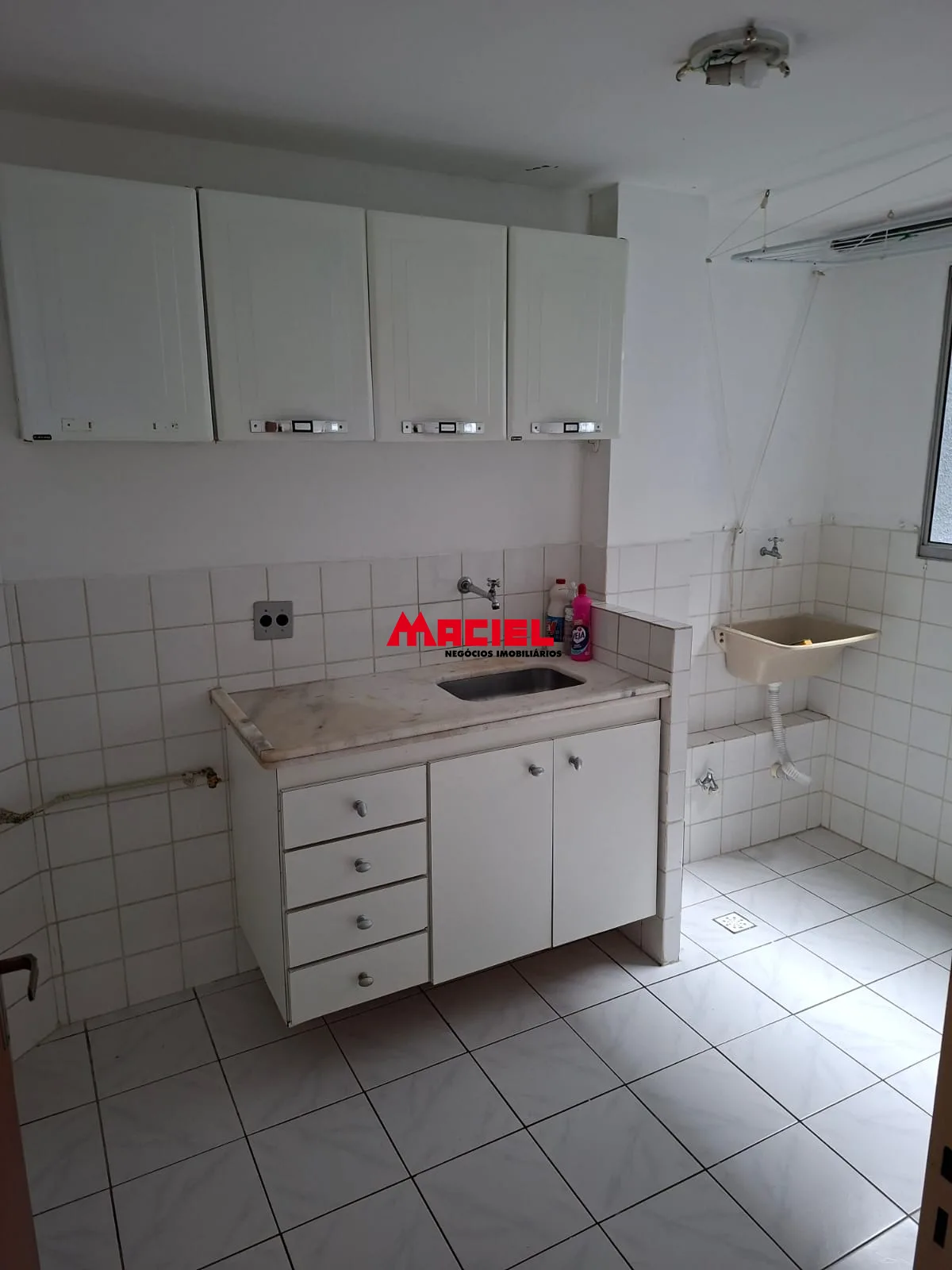 Alugar Apartamento / Padr&atilde;o em S&atilde;o Jos&eacute; dos Campos R$ 1.800,00 - Foto 1