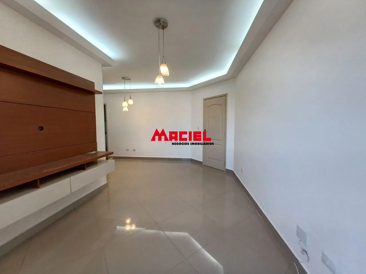 Alugar Apartamento / Padr&atilde;o em S&atilde;o Jos&eacute; dos Campos R$ 3.500,00 - Foto 2