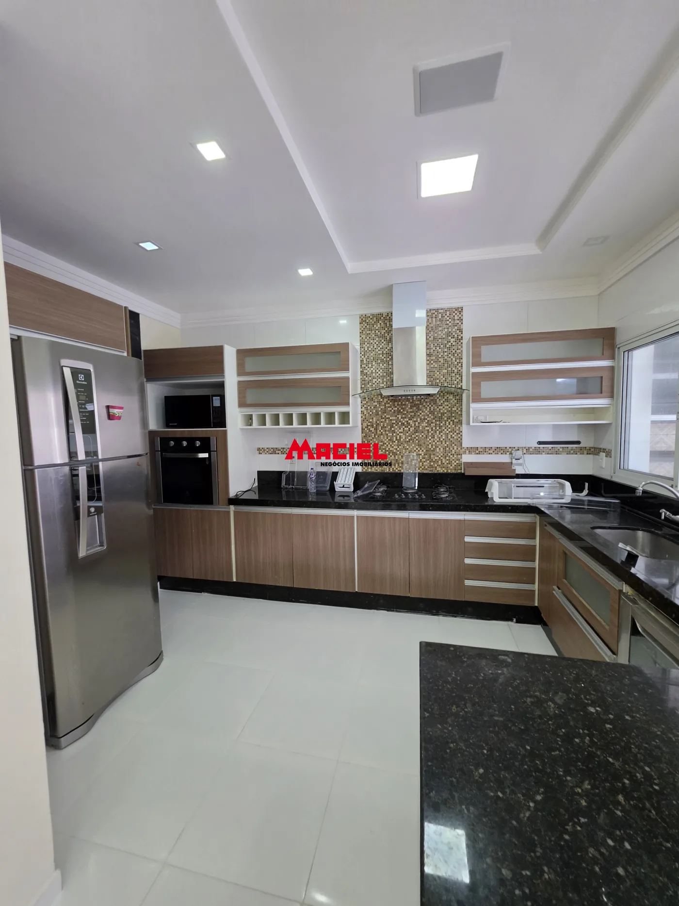 Comprar Casa / Sobrado em S&atilde;o Jos&eacute; dos Campos R$ 1.250.000,00 - Foto 2