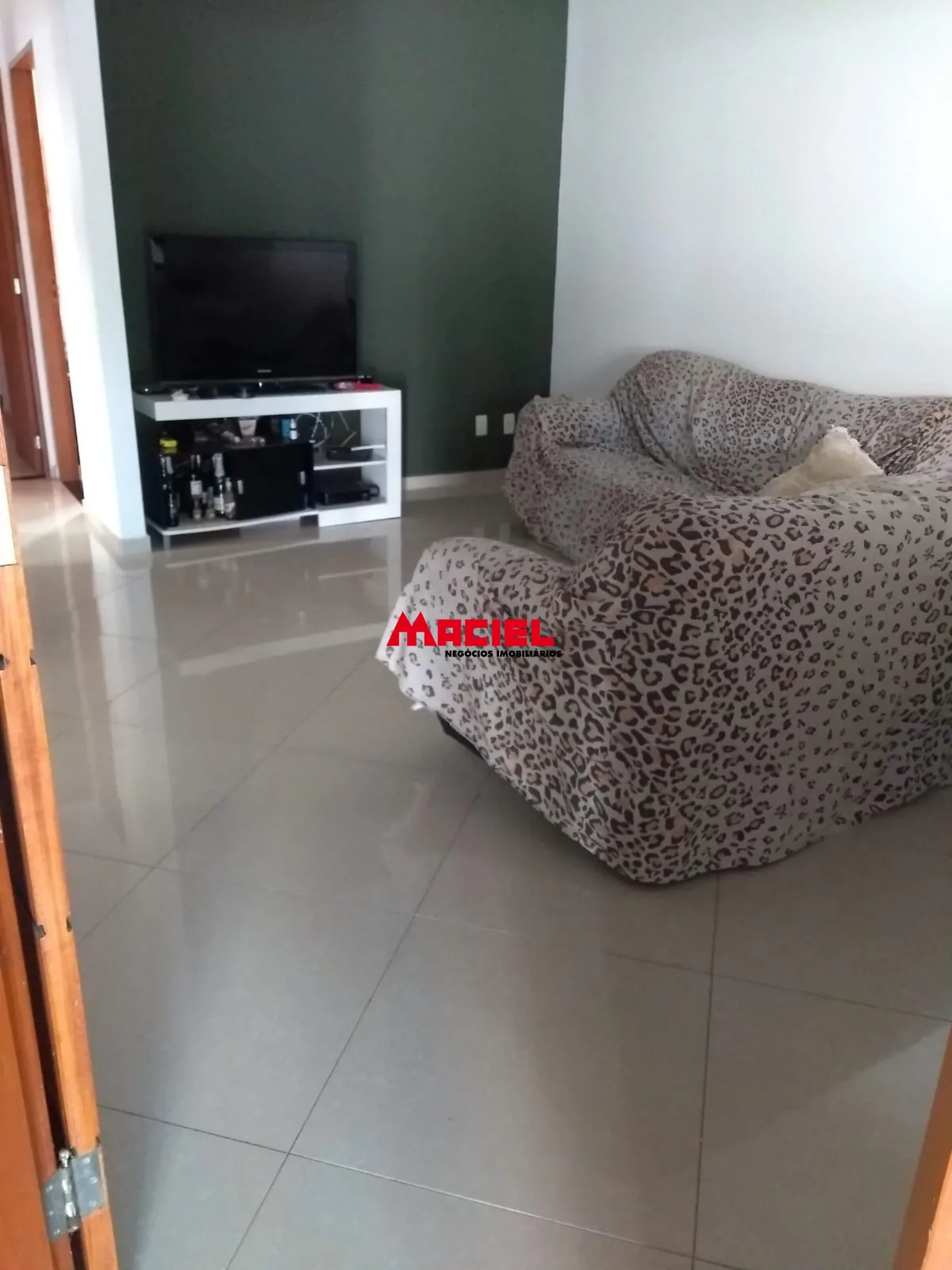 Comprar Casa / Condom&iacute;nio em Ca&ccedil;apava R$ 405.000,00 - Foto 2