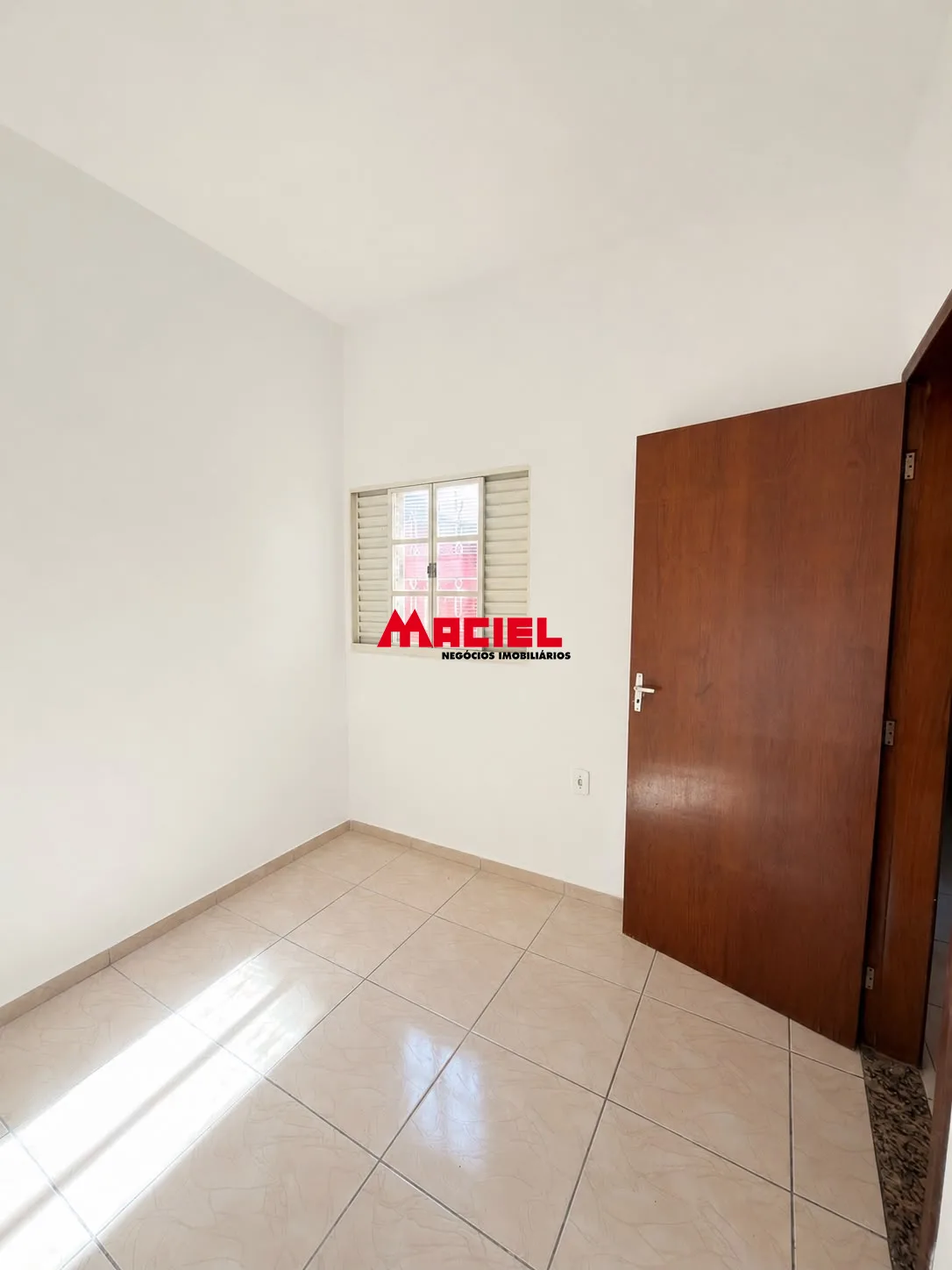 Comprar Casa / Padr&atilde;o em Ca&ccedil;apava R$ 298.000,00 - Foto 2