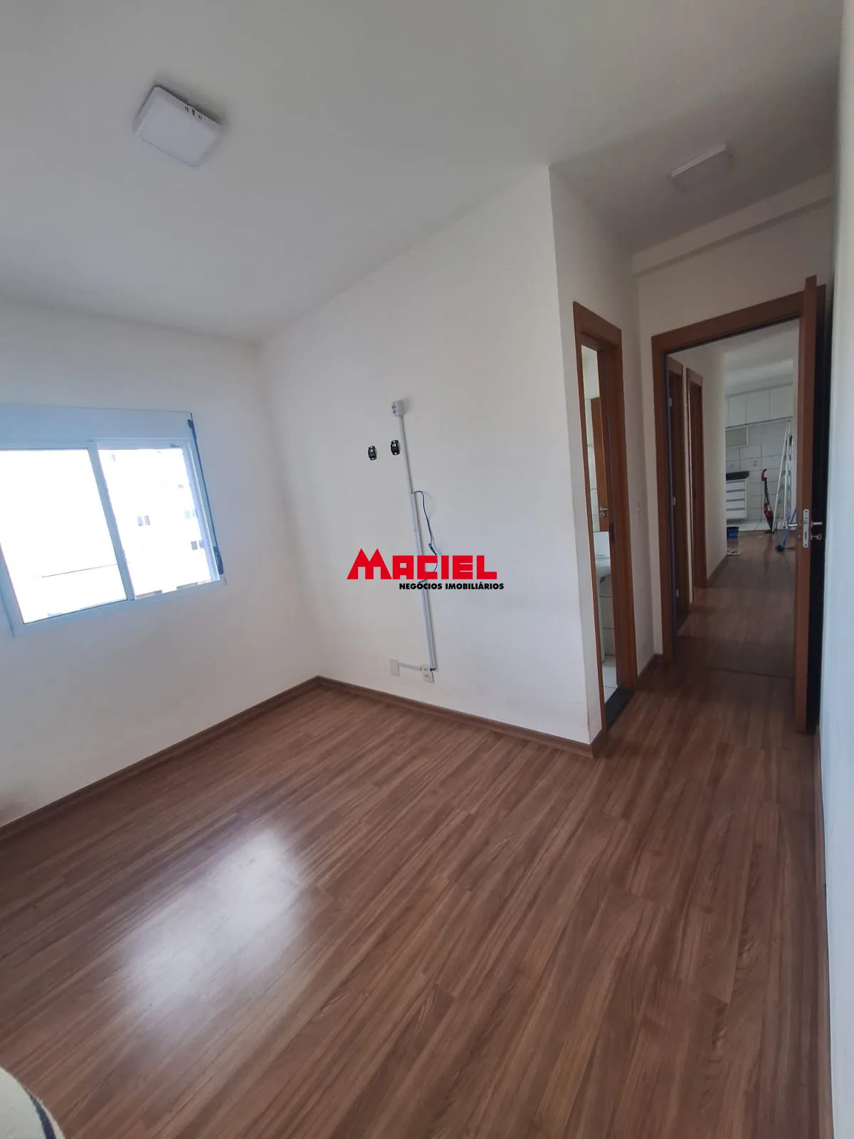 Alugar Apartamento / Padr&atilde;o em S&atilde;o Jos&eacute; dos Campos R$ 2.300,00 - Foto 2