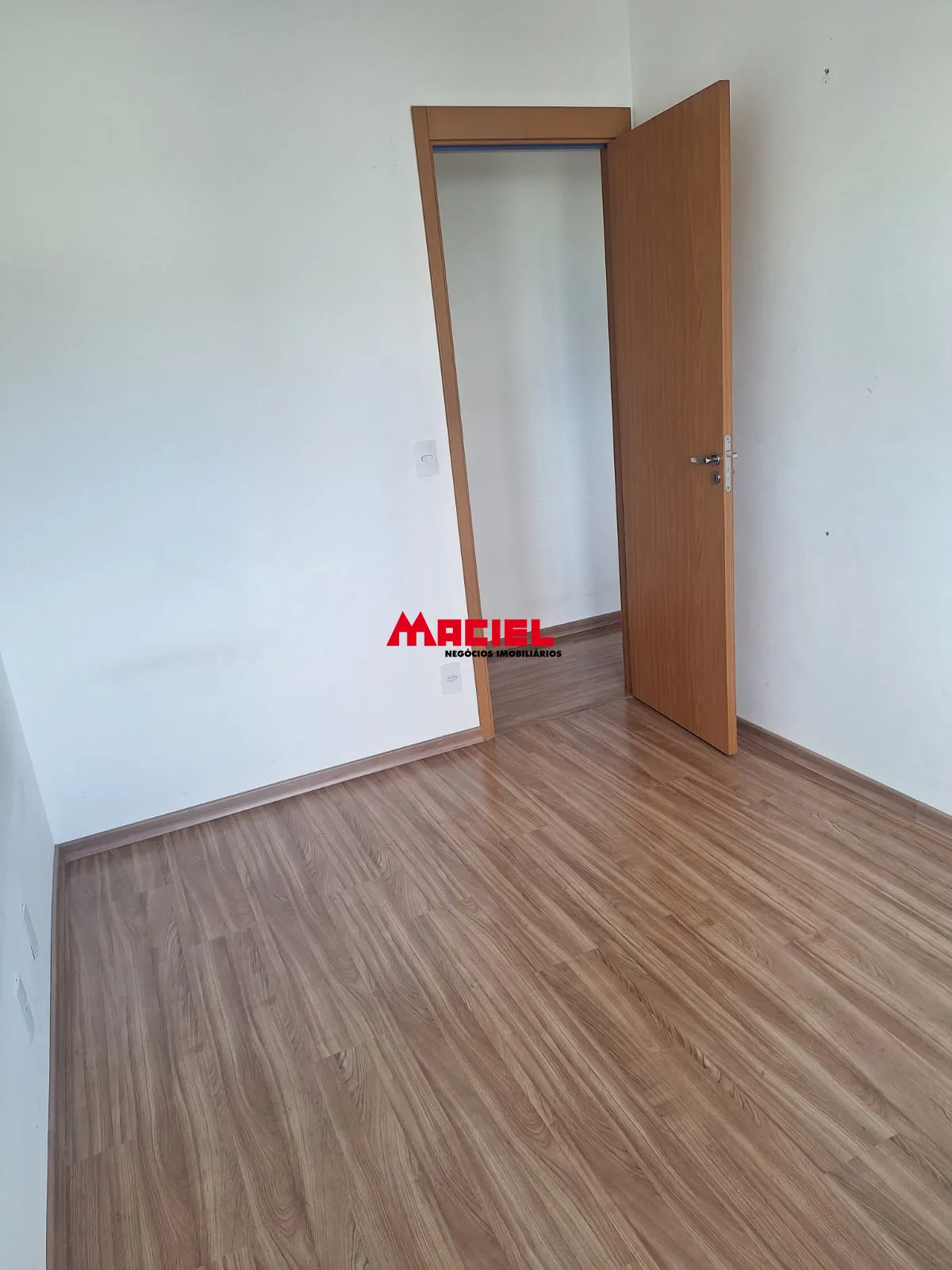 Alugar Apartamento / Padr&atilde;o em S&atilde;o Jos&eacute; dos Campos R$ 2.300,00 - Foto 8