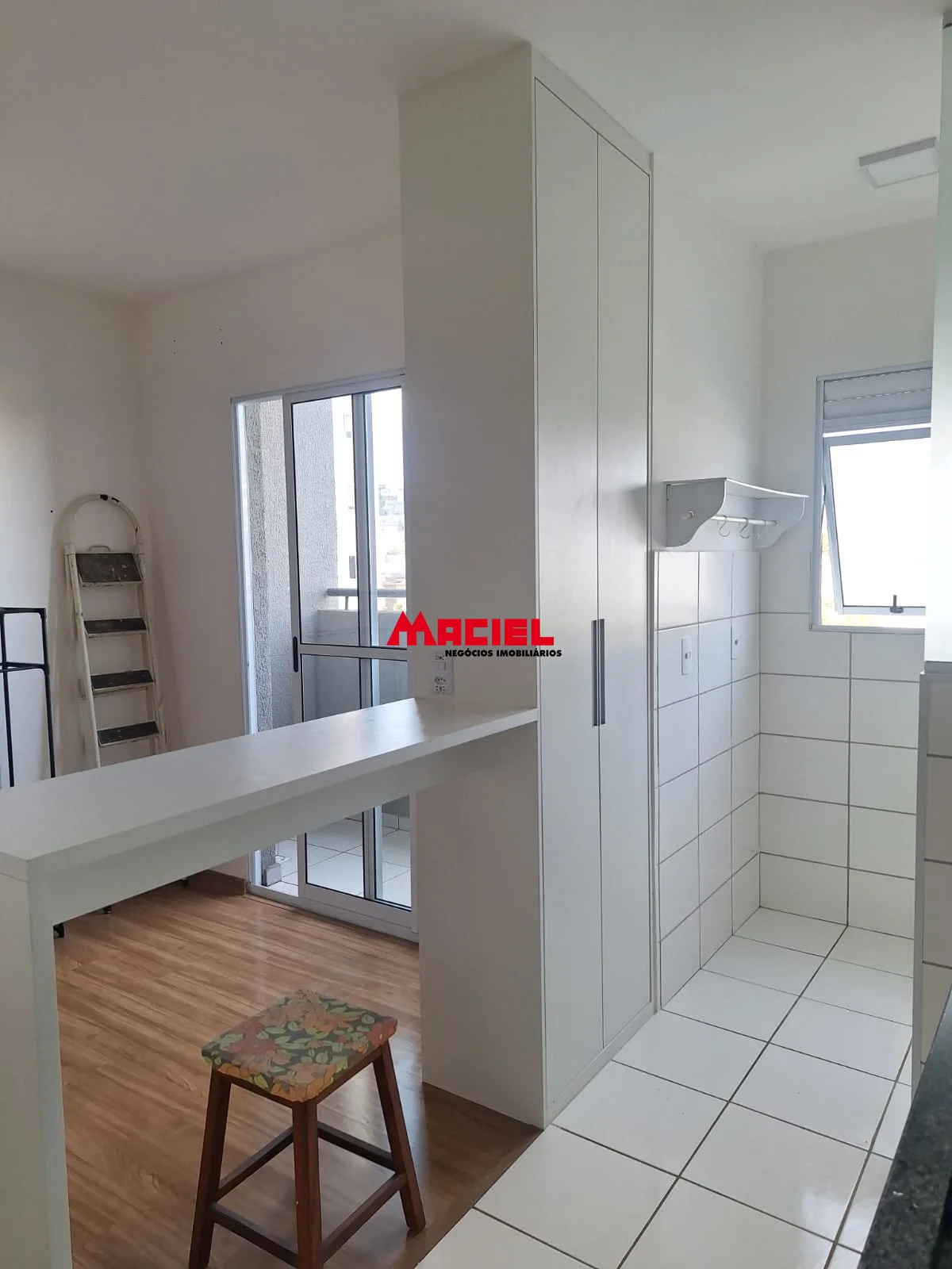 Alugar Apartamento / Padr&atilde;o em S&atilde;o Jos&eacute; dos Campos R$ 2.300,00 - Foto 14