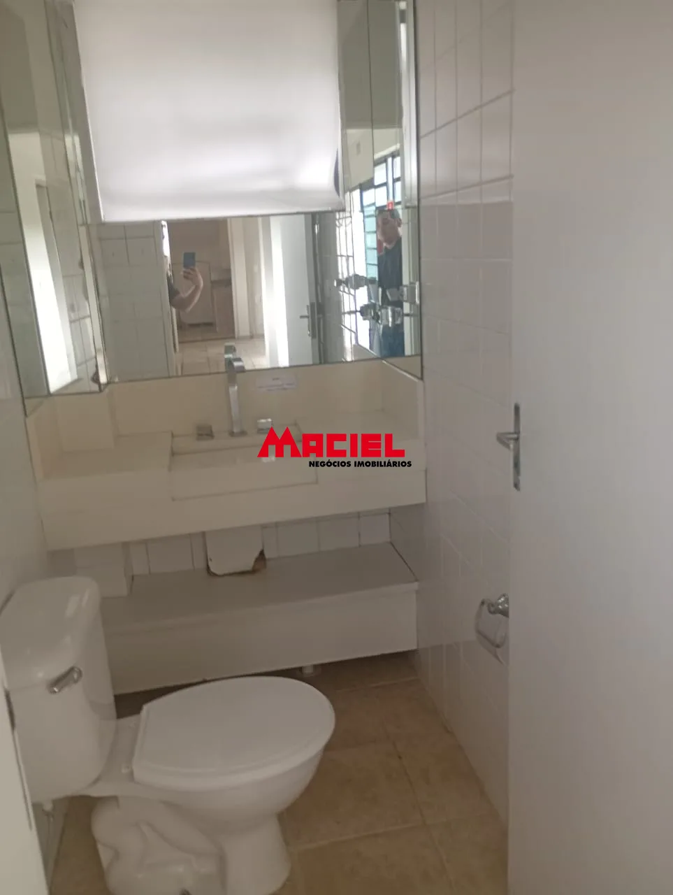 Alugar Comercial / Sala em S&atilde;o Jos&eacute; dos Campos R$ 2.200,00 - Foto 2