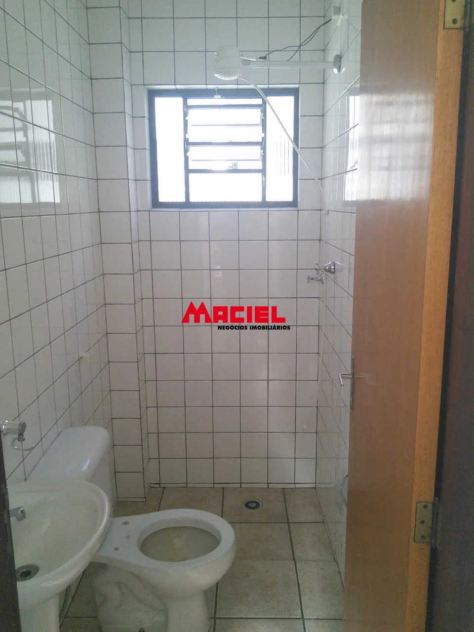 Alugar Comercial / Sala em S&atilde;o Jos&eacute; dos Campos R$ 2.200,00 - Foto 2