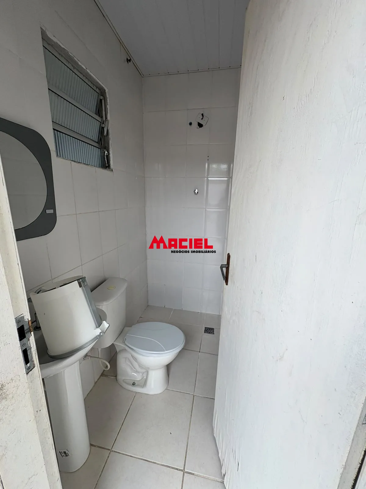 Alugar Casa / Padr&atilde;o em S&atilde;o Jos&eacute; dos Campos R$ 2.800,00 - Foto 2
