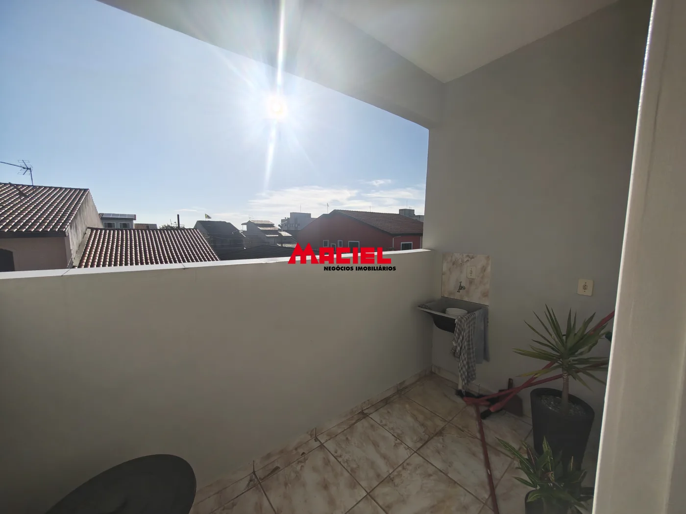 Alugar Apartamento / Sobreloja em S&atilde;o Jos&eacute; dos Campos R$ 1.600,00 - Foto 1