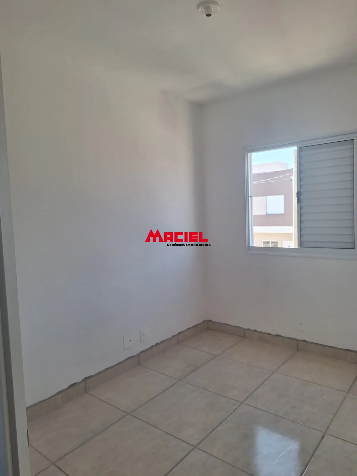 Alugar Casa / Condom&iacute;nio em S&atilde;o Jos&eacute; dos Campos R$ 2.100,00 - Foto 2