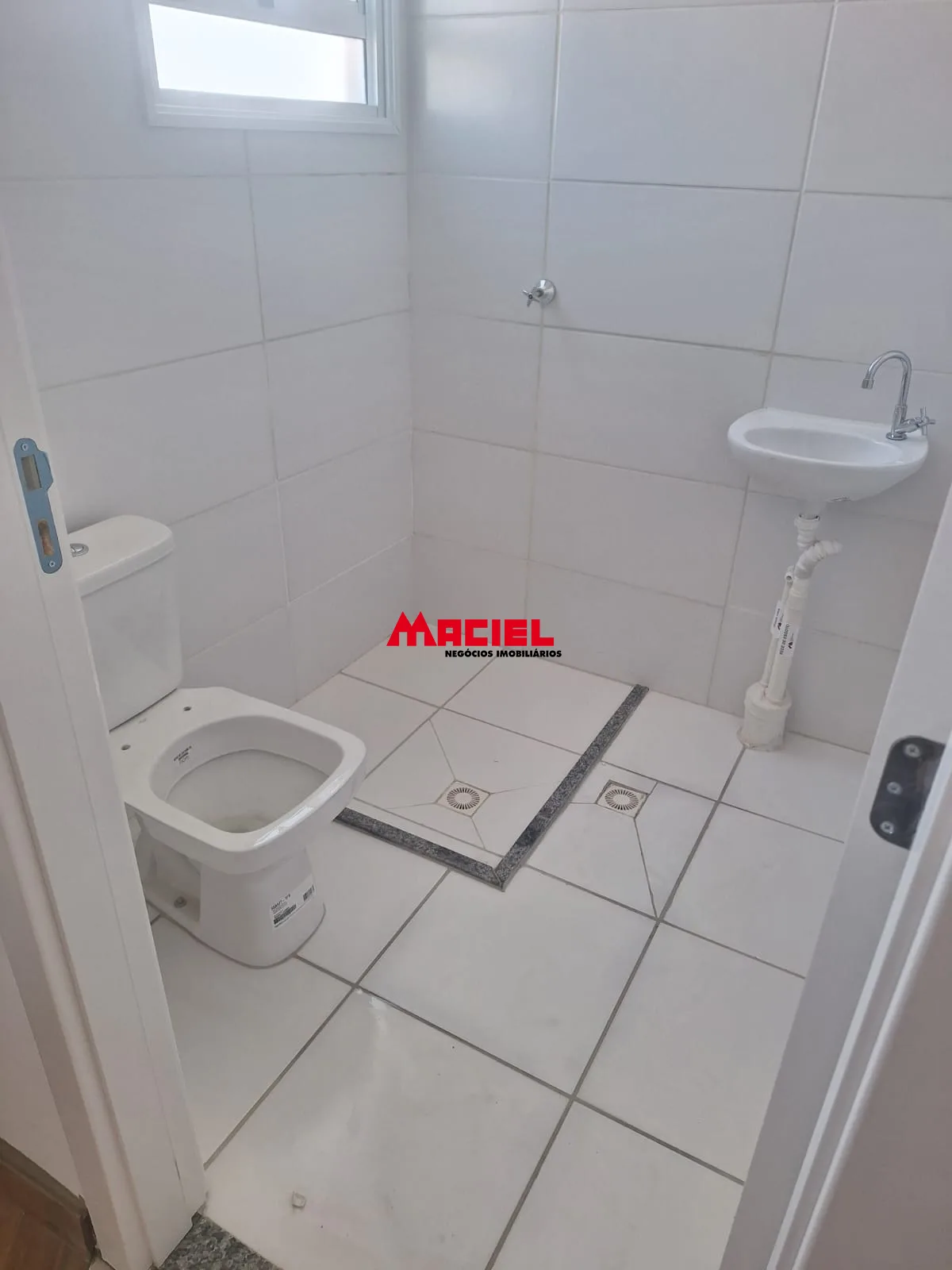 Alugar Casa / Condom&iacute;nio em S&atilde;o Jos&eacute; dos Campos R$ 2.100,00 - Foto 4