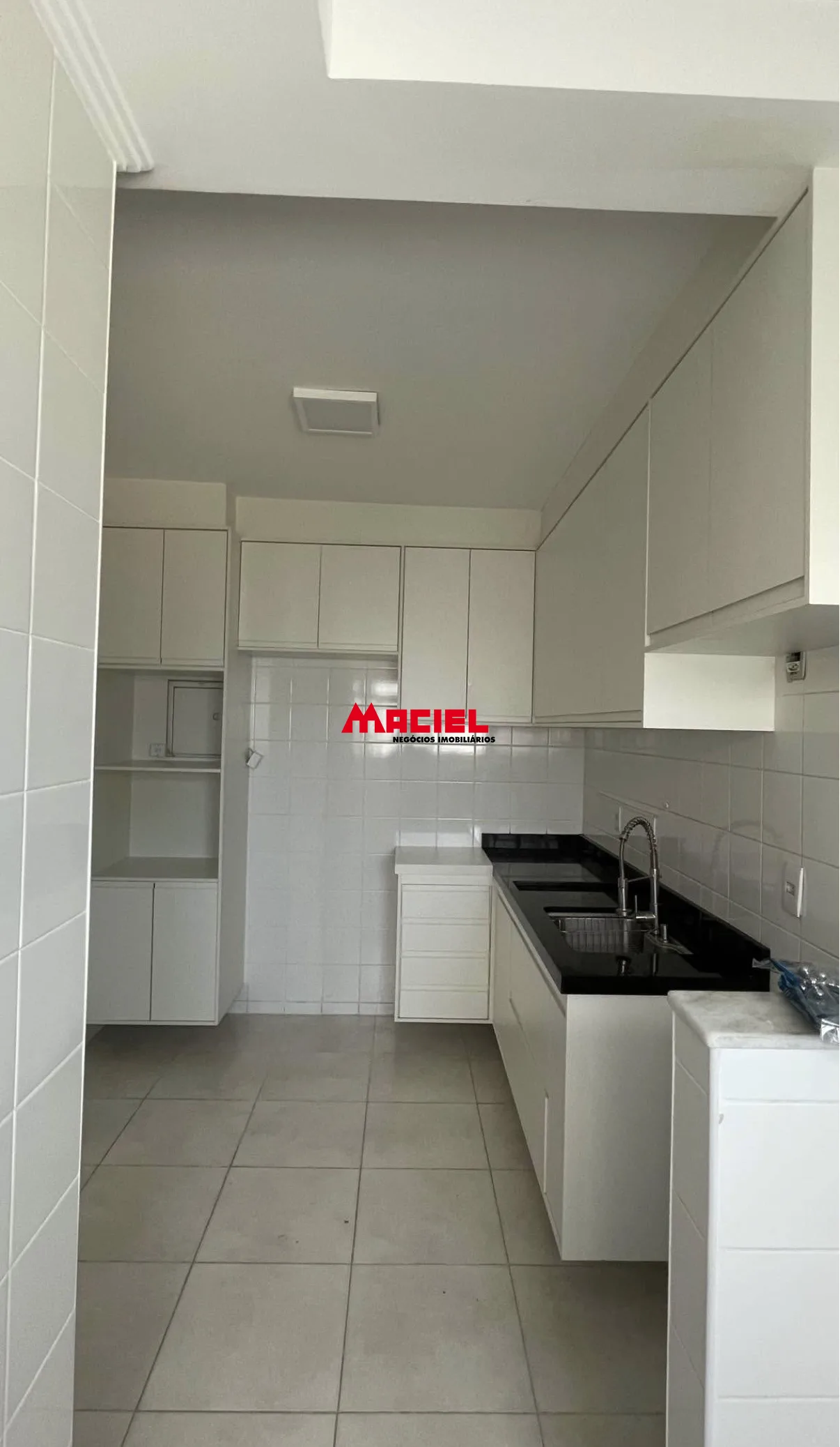Alugar Apartamento / Padr&atilde;o em S&atilde;o Jos&eacute; dos Campos R$ 5.000,00 - Foto 4