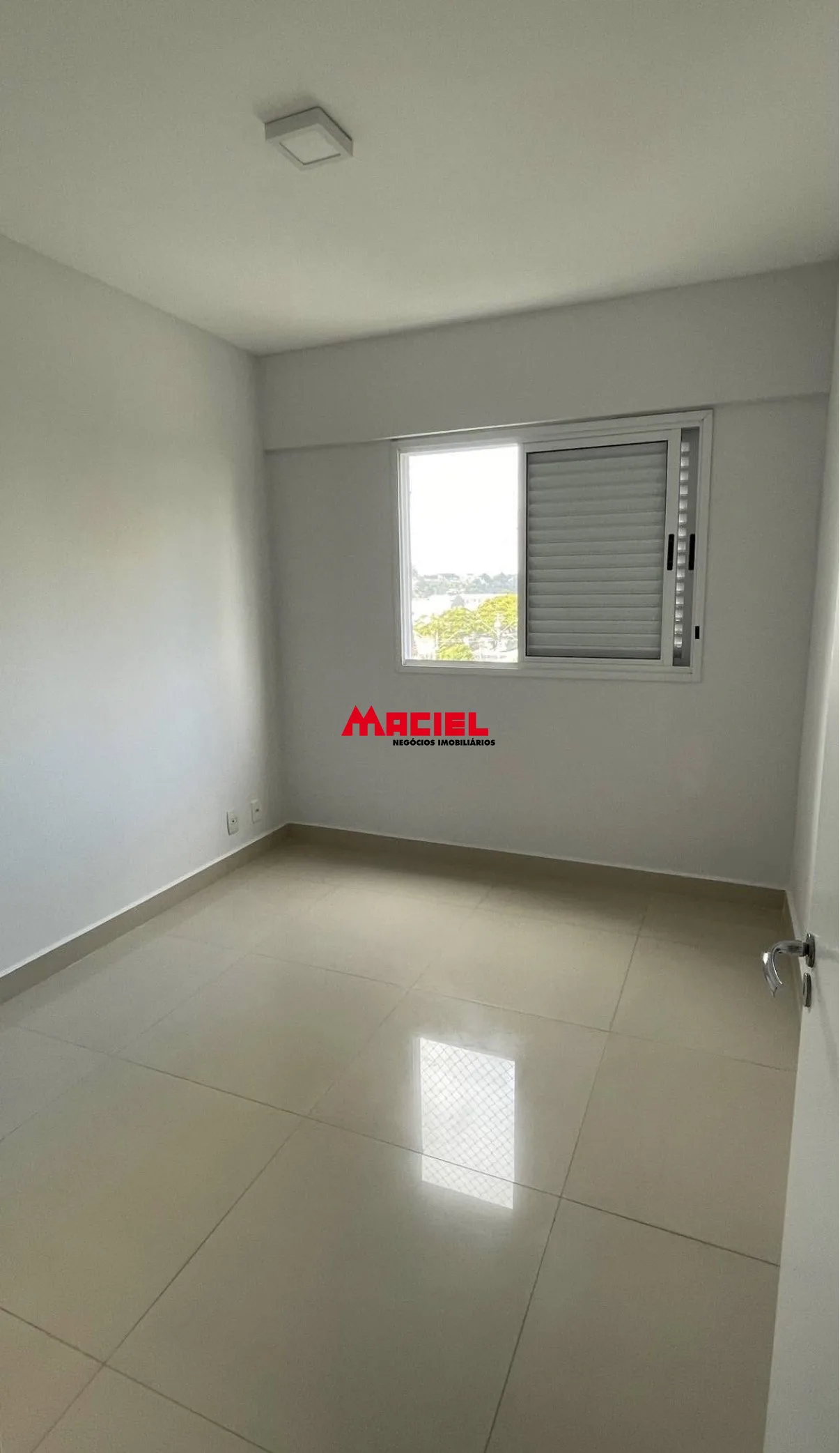 Alugar Apartamento / Padr&atilde;o em S&atilde;o Jos&eacute; dos Campos R$ 5.000,00 - Foto 5