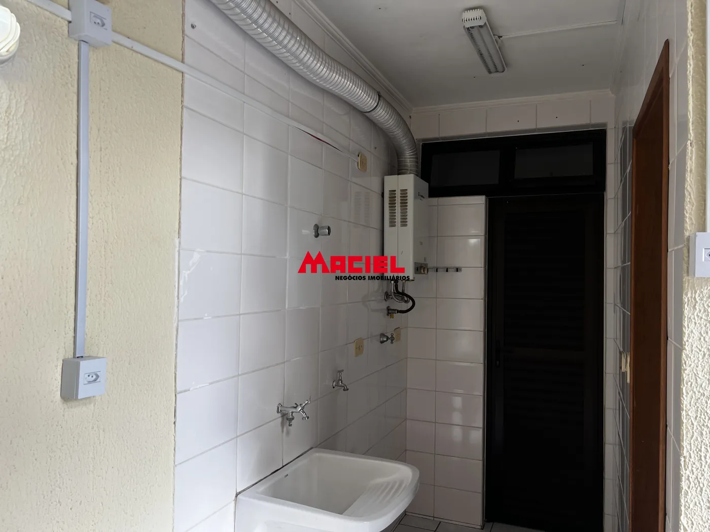 Comprar Casa / Condom&iacute;nio em S&atilde;o Jos&eacute; dos Campos R$ 950.000,00 - Foto 1