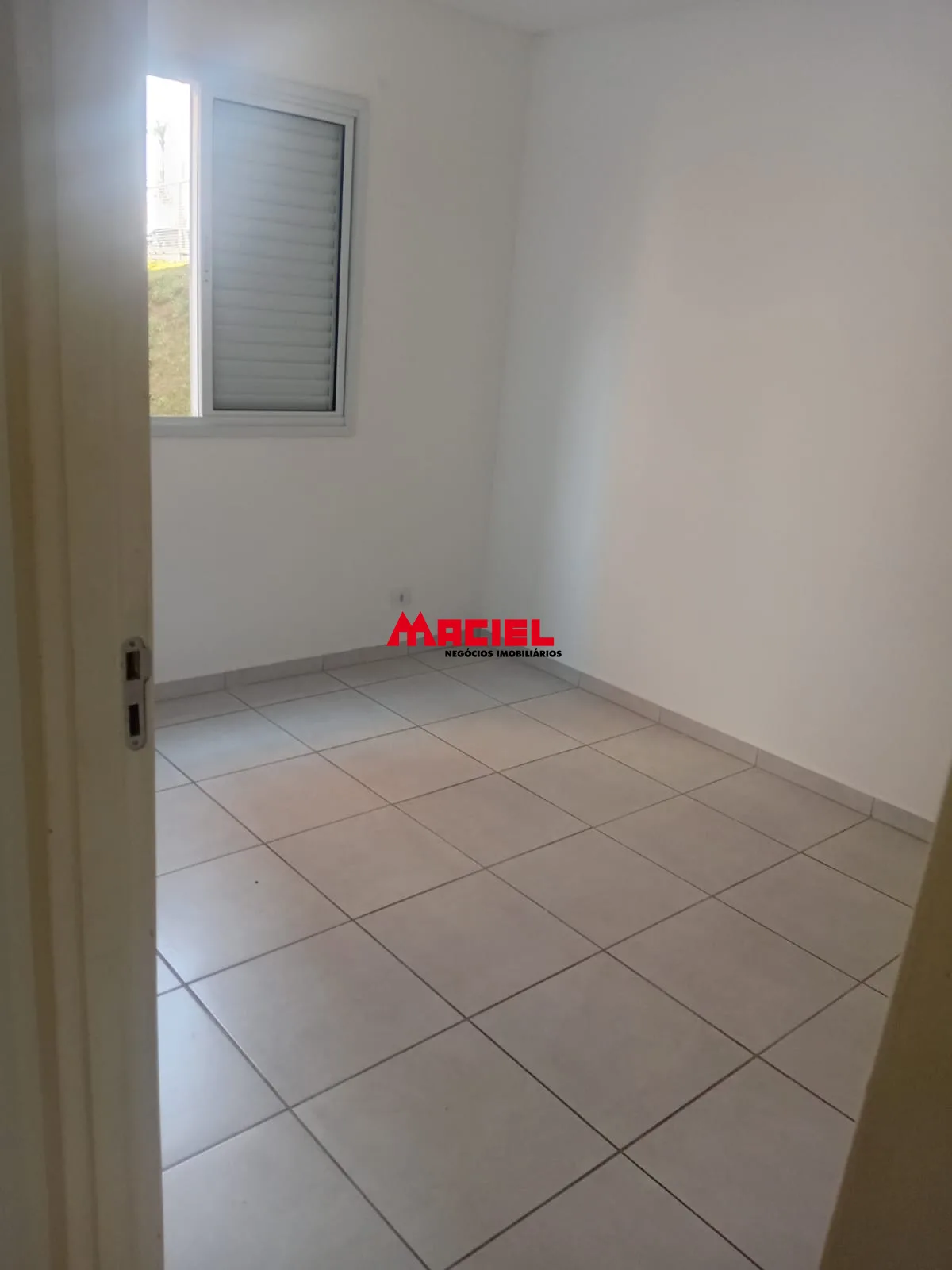 Alugar Apartamento / Padr&atilde;o em S&atilde;o Jos&eacute; dos Campos R$ 1.100,00 - Foto 4
