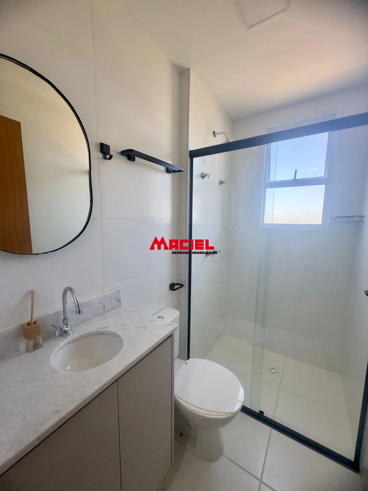 Alugar Apartamento / Padr&atilde;o em S&atilde;o Jos&eacute; dos Campos R$ 4.000,00 - Foto 4
