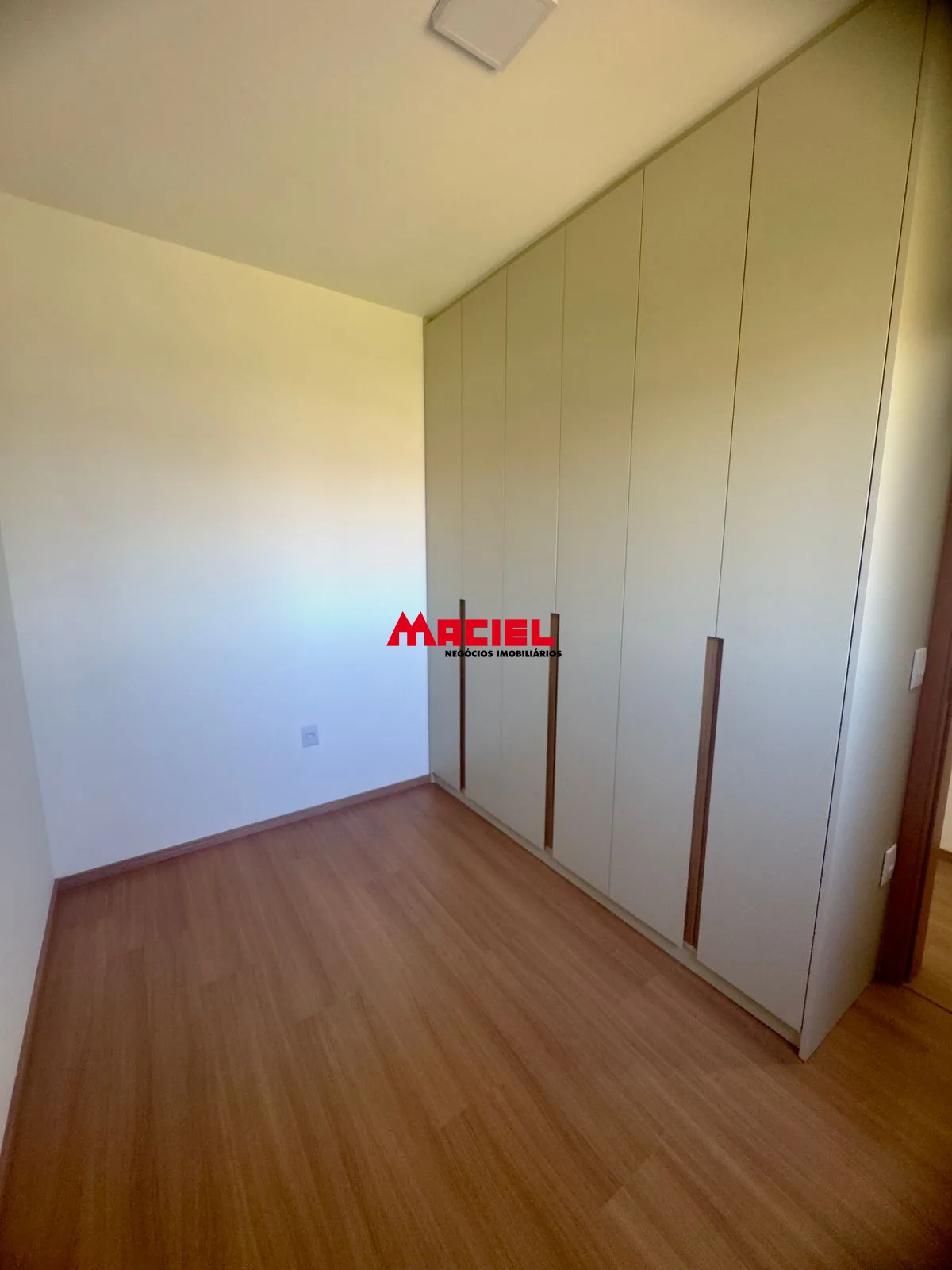 Alugar Apartamento / Padr&atilde;o em S&atilde;o Jos&eacute; dos Campos R$ 4.000,00 - Foto 10