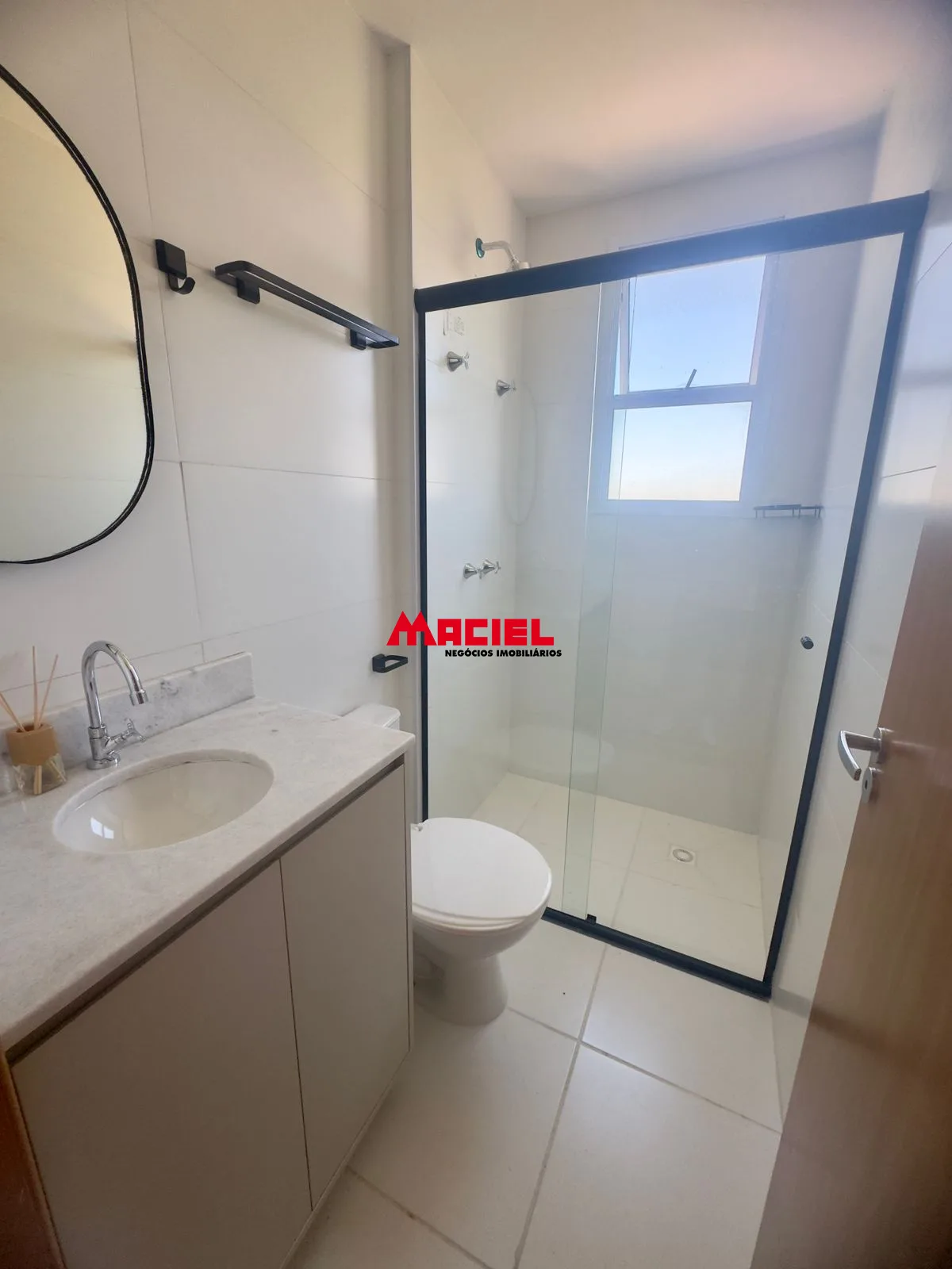 Alugar Apartamento / Padr&atilde;o em S&atilde;o Jos&eacute; dos Campos R$ 4.000,00 - Foto 1