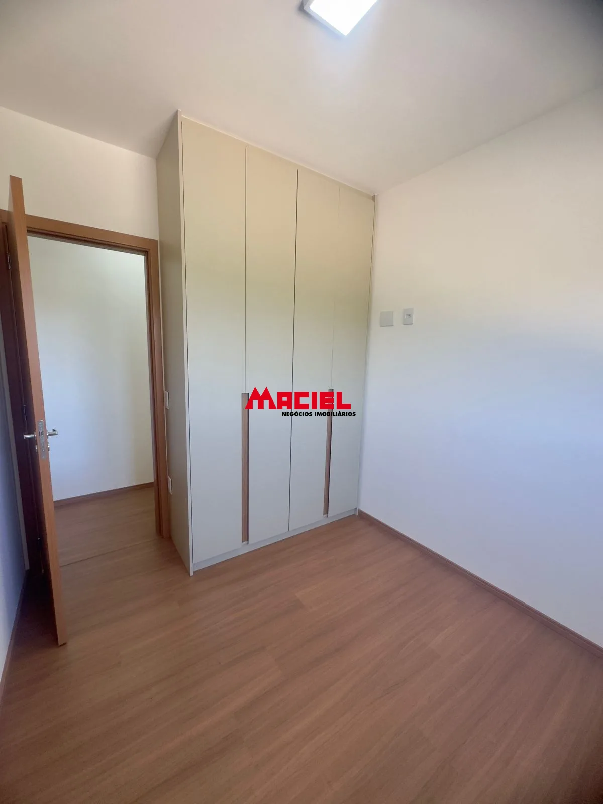 Alugar Apartamento / Padr&atilde;o em S&atilde;o Jos&eacute; dos Campos R$ 4.000,00 - Foto 5