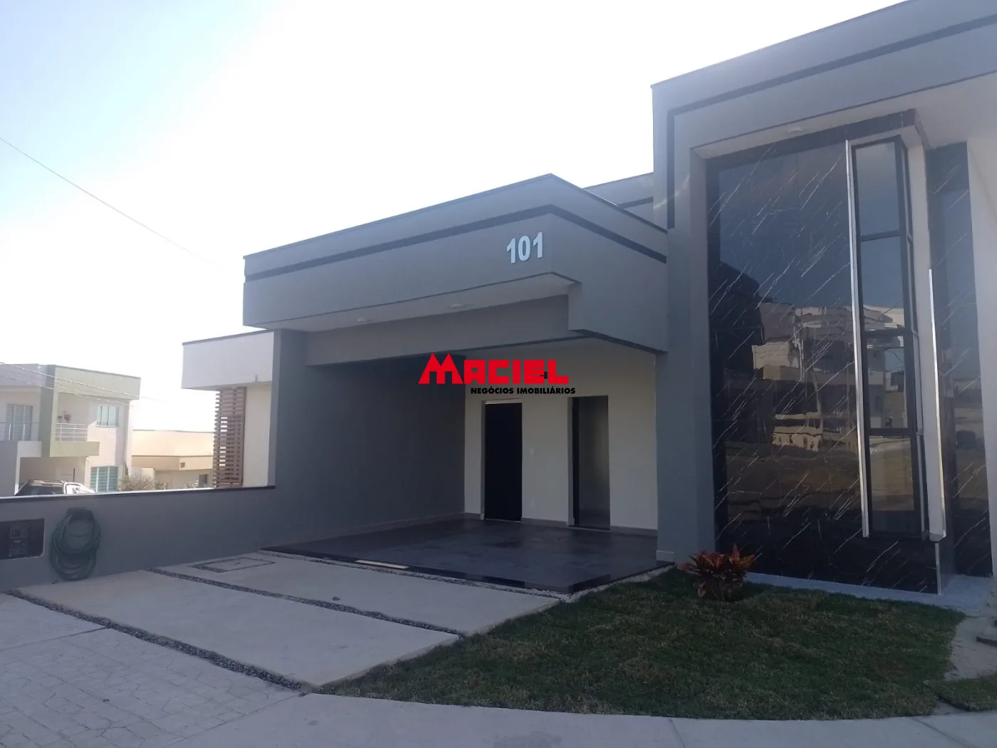 Comprar Casa / Condom&iacute;nio em Ca&ccedil;apava R$ 910.000,00 - Foto 1