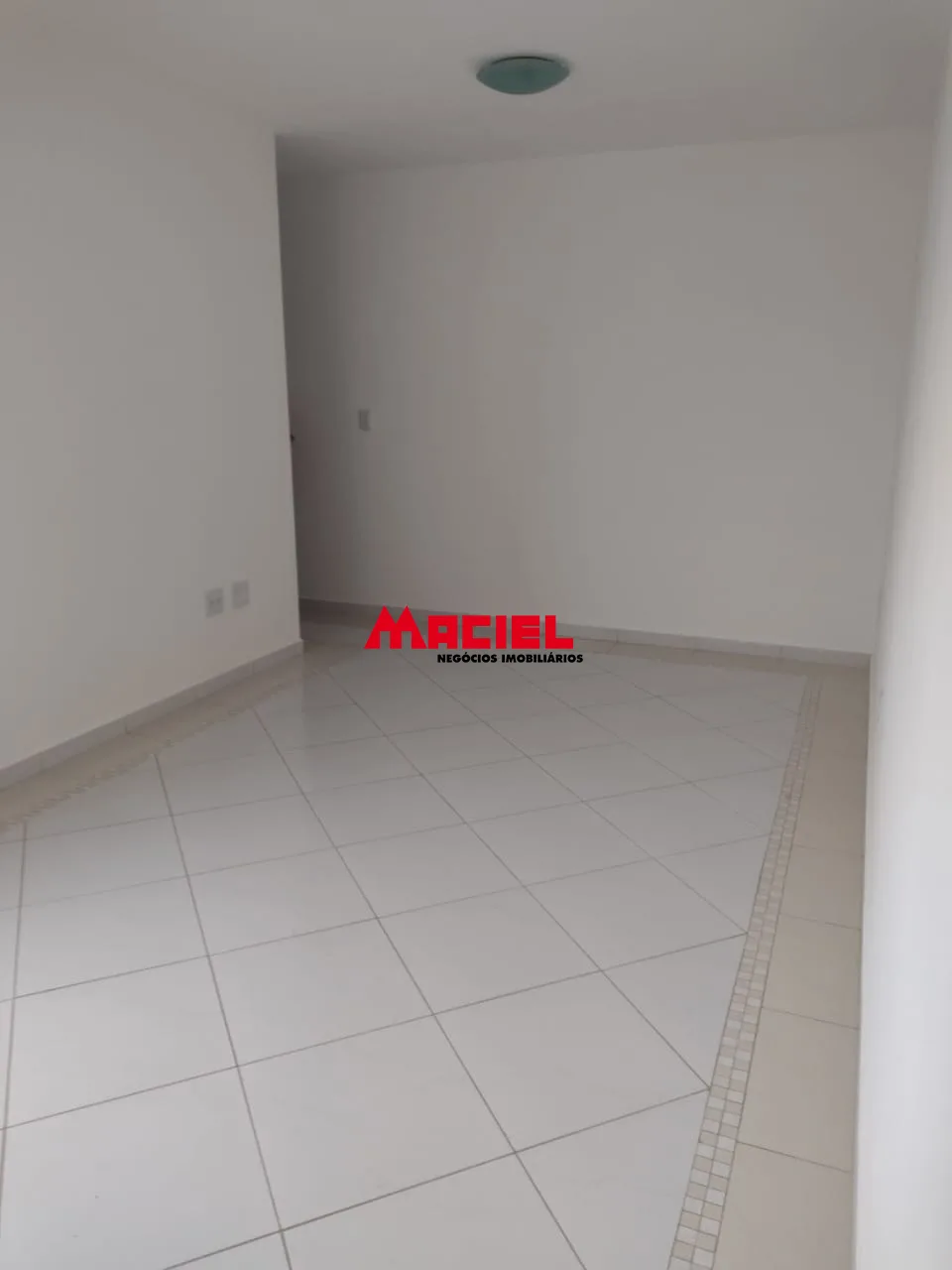 Alugar Apartamento / Padr&atilde;o em S&atilde;o Jos&eacute; dos Campos R$ 2.500,00 - Foto 3