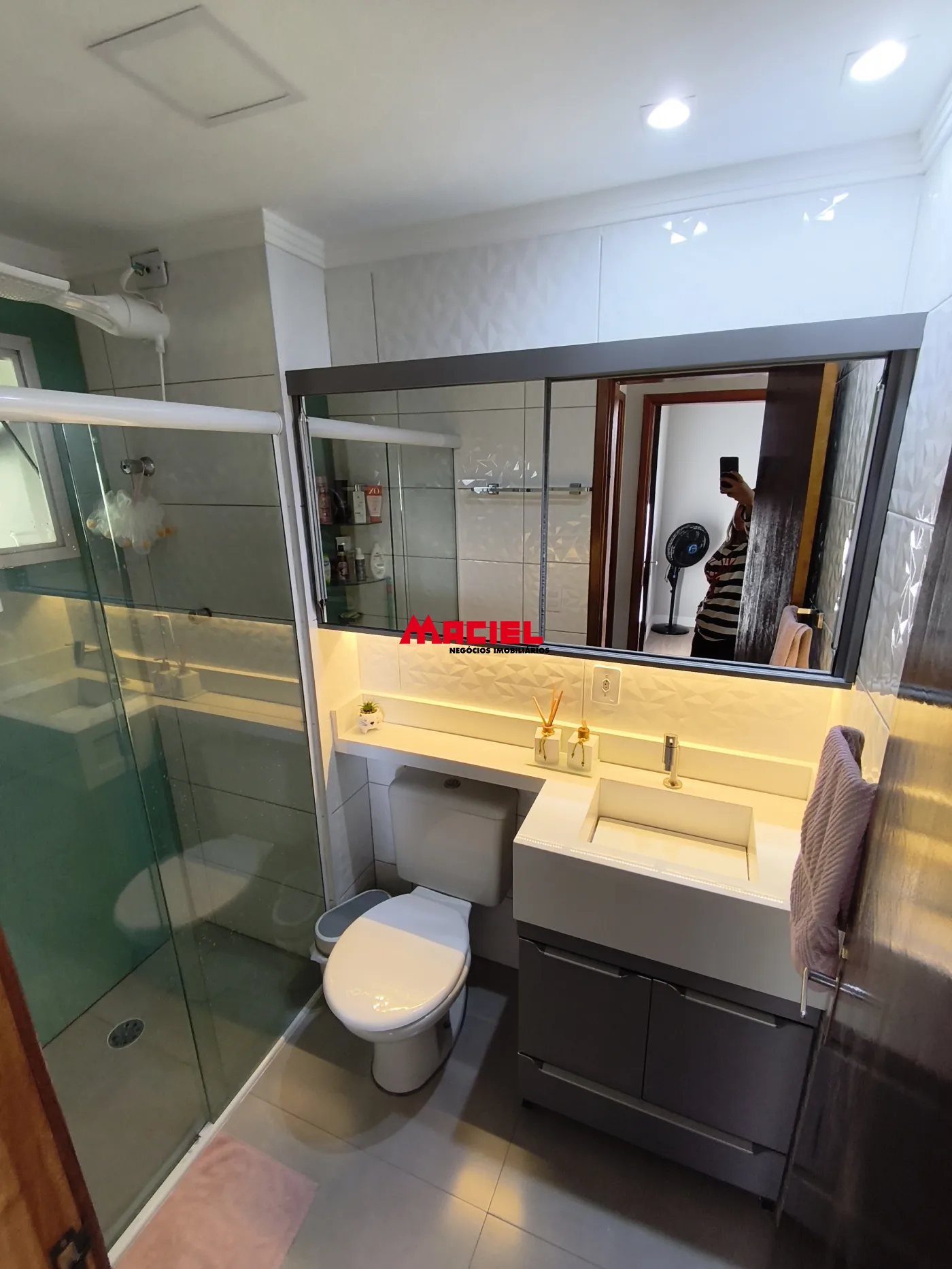 Comprar Apartamento / Padr&atilde;o em S&atilde;o Jos&eacute; dos Campos R$ 380.000,00 - Foto 16