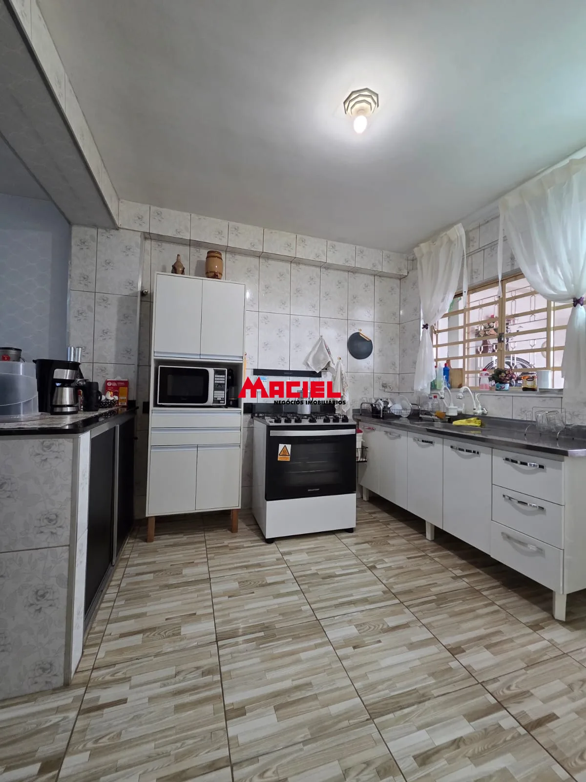 Comprar Casa / Padr&atilde;o em S&atilde;o Jos&eacute; dos Campos R$ 690.000,00 - Foto 4