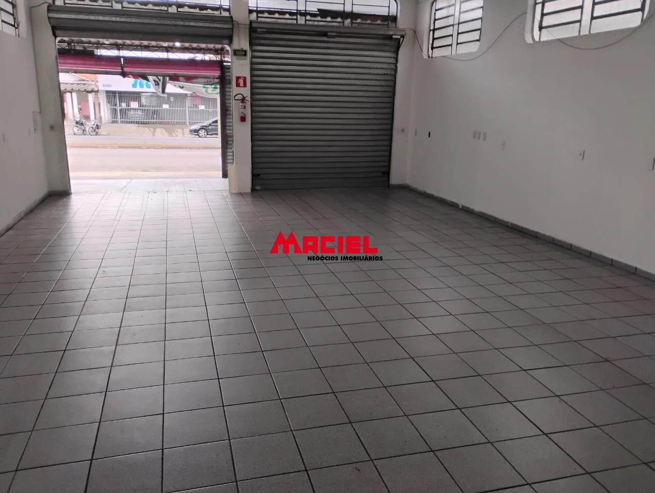 Alugar Comercial / Ponto Comercial em S&atilde;o Jos&eacute; dos Campos R$ 4.200,00 - Foto 3