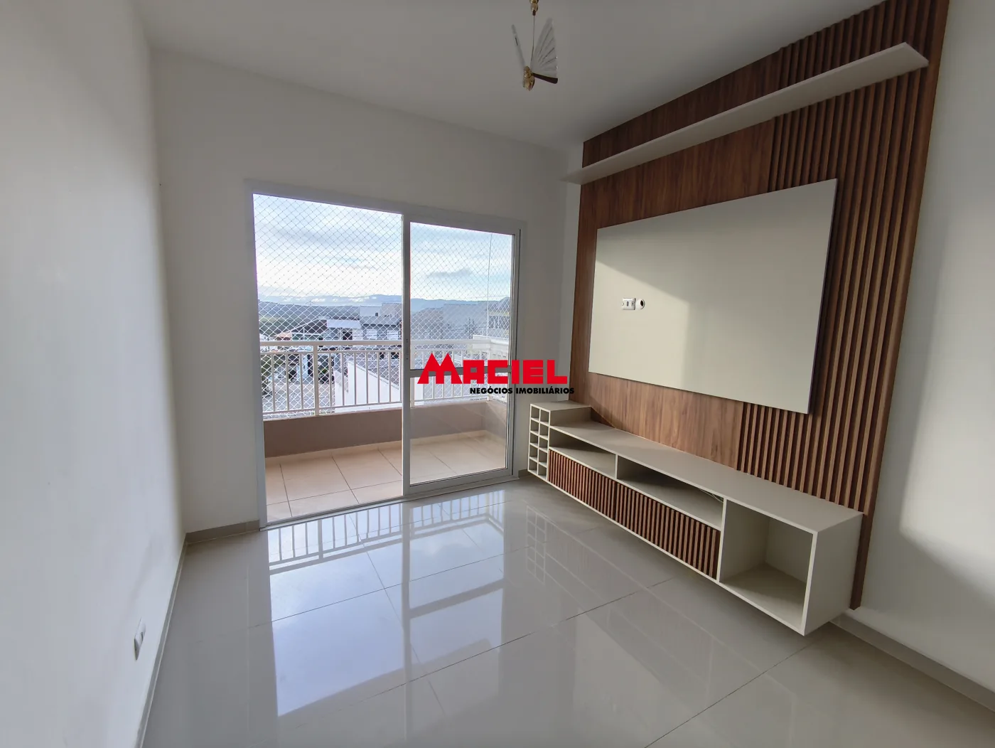 Alugar Apartamento / Padr&atilde;o em S&atilde;o Jos&eacute; dos Campos R$ 1.900,00 - Foto 1