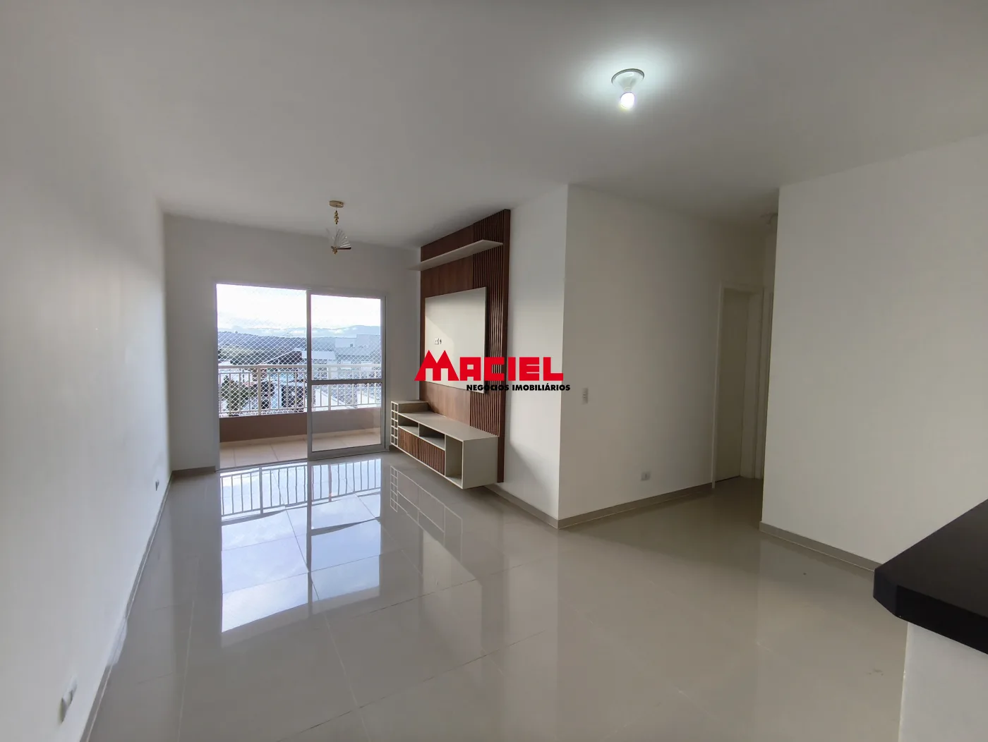 Alugar Apartamento / Padr&atilde;o em S&atilde;o Jos&eacute; dos Campos R$ 1.900,00 - Foto 2