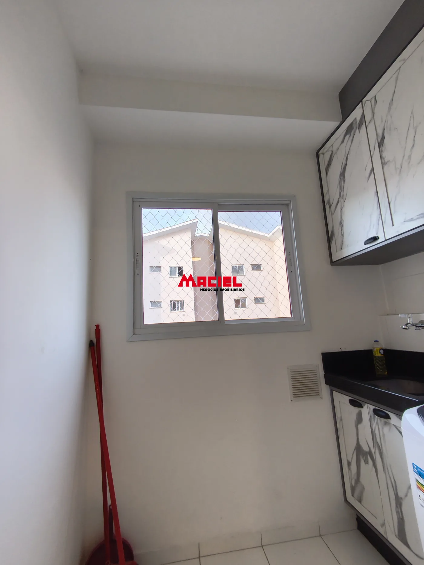 Alugar Apartamento / Padr&atilde;o em S&atilde;o Jos&eacute; dos Campos R$ 1.900,00 - Foto 3