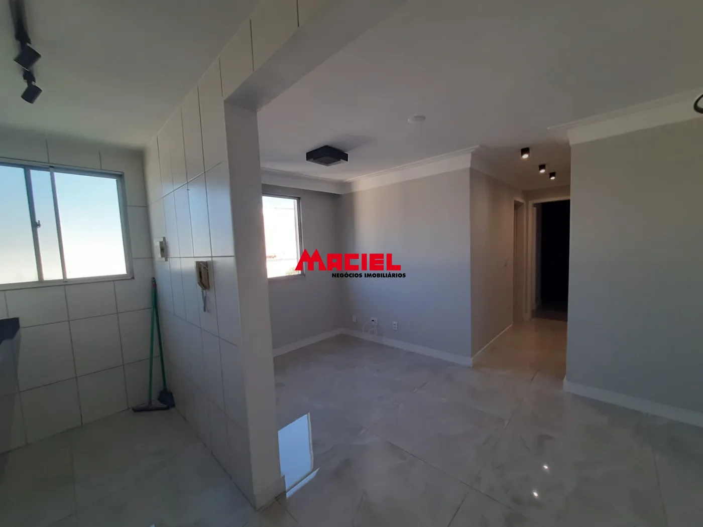 Alugar Apartamento / Padr&atilde;o em S&atilde;o Jos&eacute; dos Campos R$ 2.000,00 - Foto 1