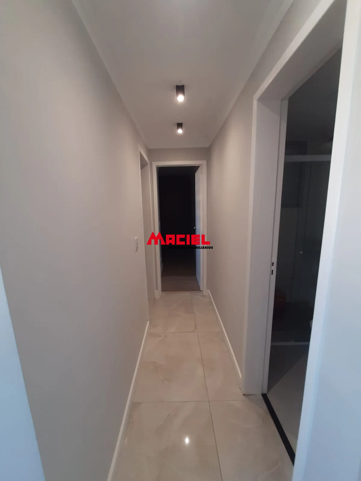 Alugar Apartamento / Padr&atilde;o em S&atilde;o Jos&eacute; dos Campos R$ 2.000,00 - Foto 7