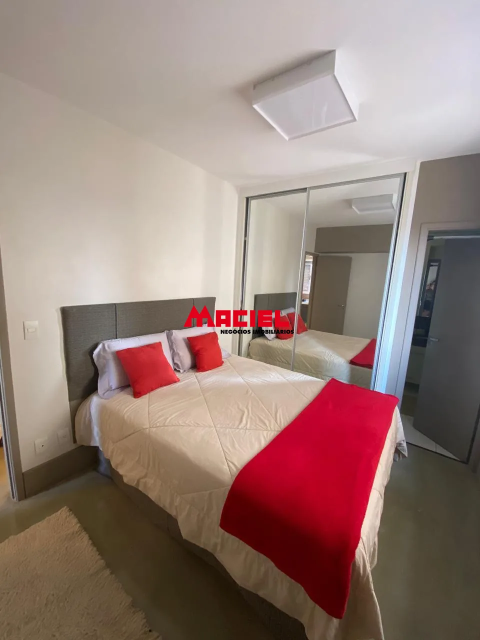 Alugar Apartamento / Padr&atilde;o em S&atilde;o Jos&eacute; dos Campos R$ 4.200,00 - Foto 14