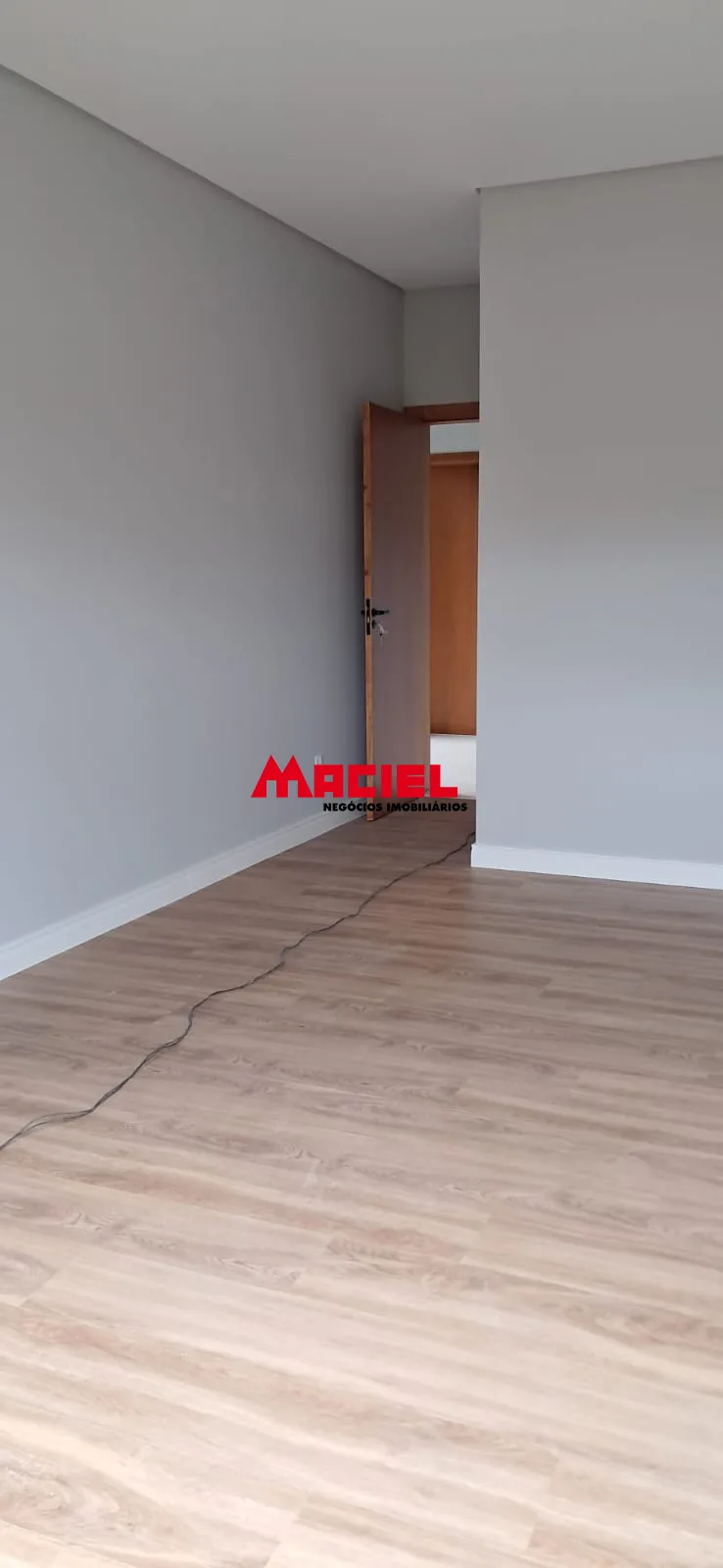 Comprar Casa / Padr&atilde;o em S&atilde;o Jos&eacute; dos Campos R$ 950.000,00 - Foto 2