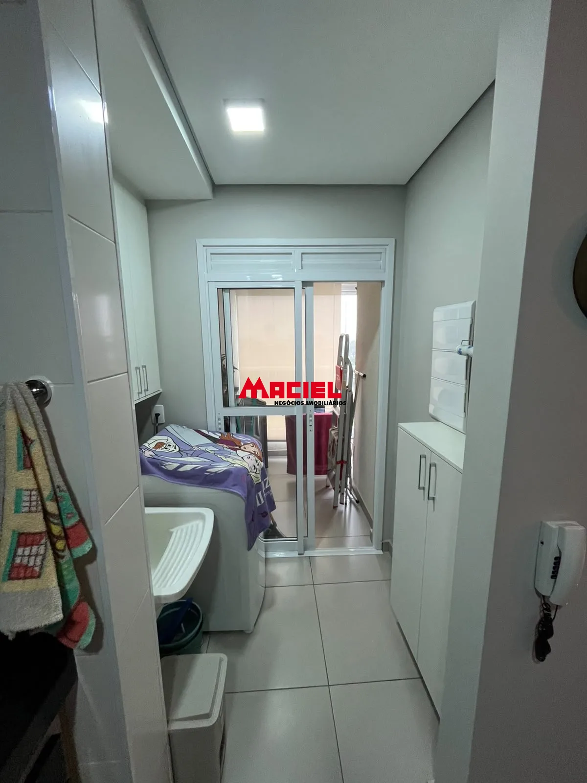 Comprar Apartamento / Mobiliado em S&atilde;o Jos&eacute; dos Campos R$ 650.000,00 - Foto 3