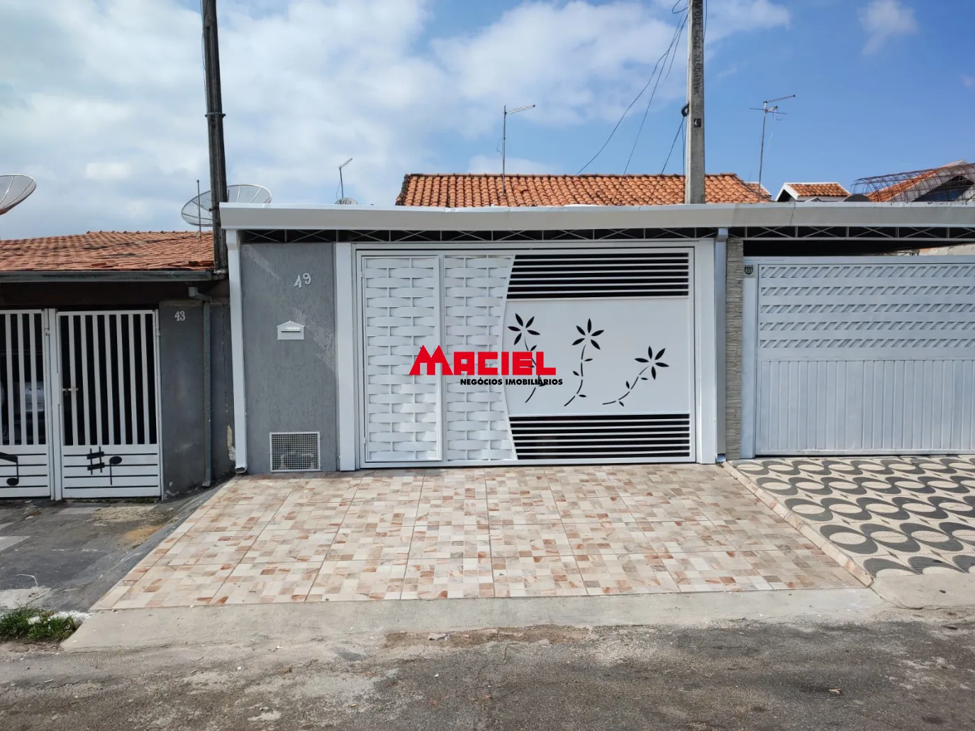 Alugar Casa / Padr&atilde;o em S&atilde;o Jos&eacute; dos Campos R$ 2.000,00 - Foto 2