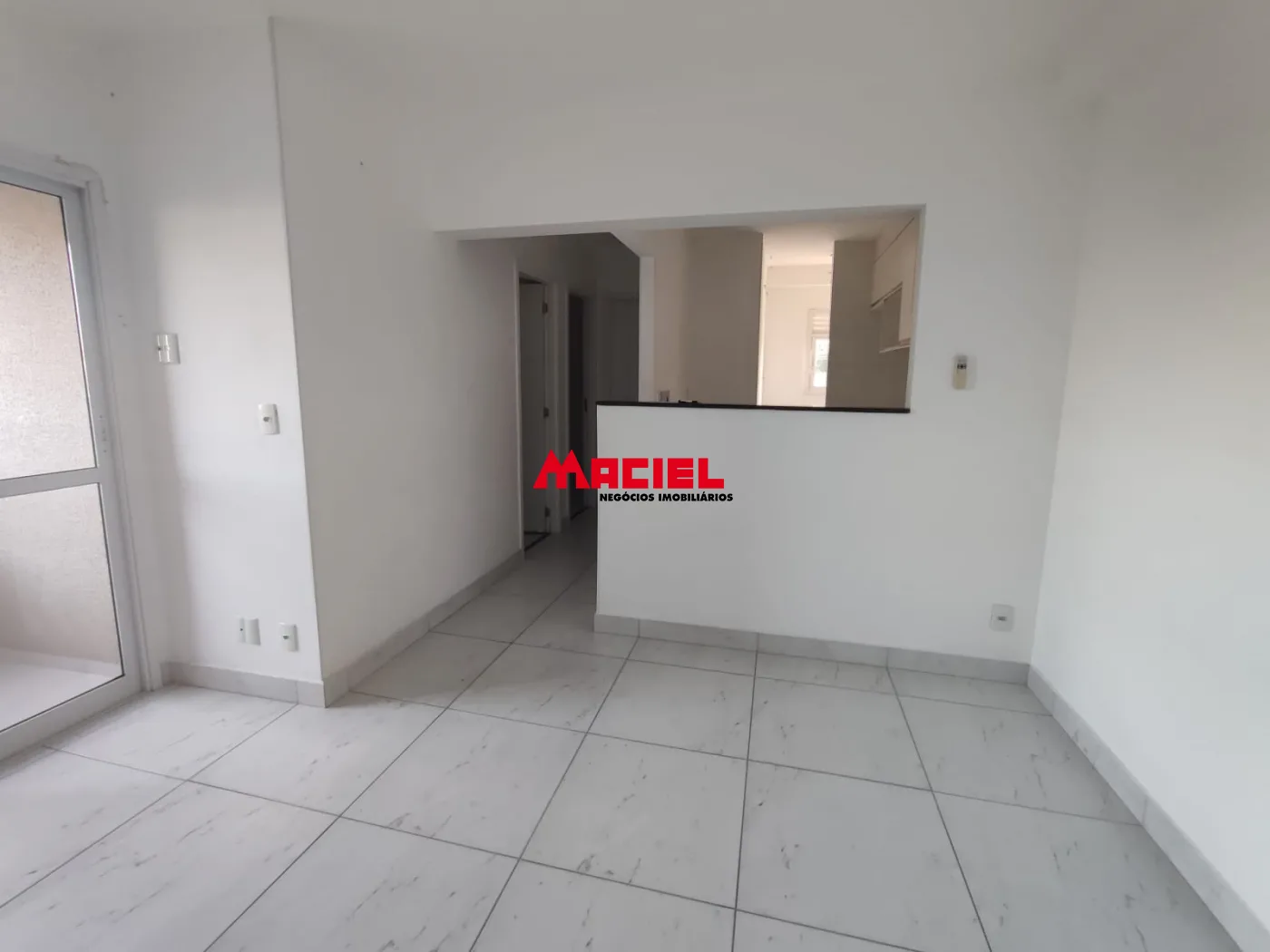 Alugar Apartamento / Padr&atilde;o em S&atilde;o Jos&eacute; dos Campos R$ 2.400,00 - Foto 2