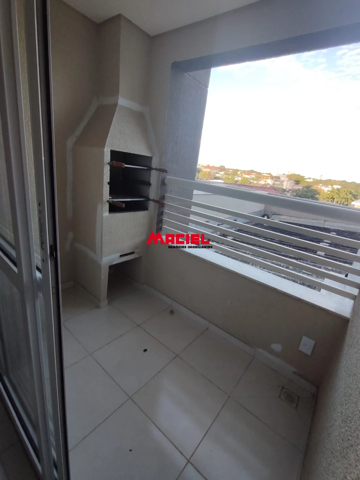 Alugar Apartamento / Padr&atilde;o em S&atilde;o Jos&eacute; dos Campos R$ 2.400,00 - Foto 3
